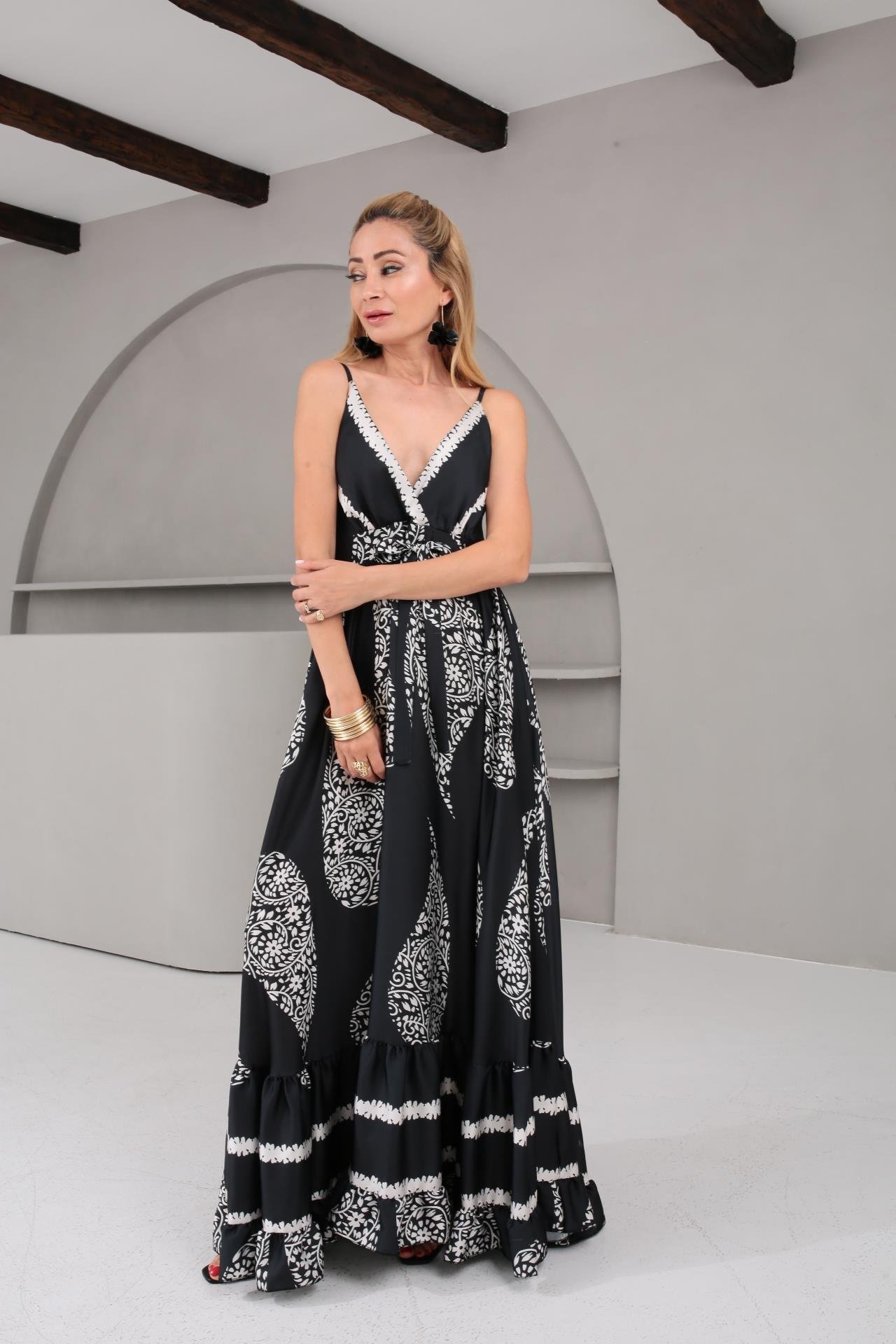 Sırtı Lastikli Önü Büzgülü Siyah Desenli Elbise ELBİSE | NO33