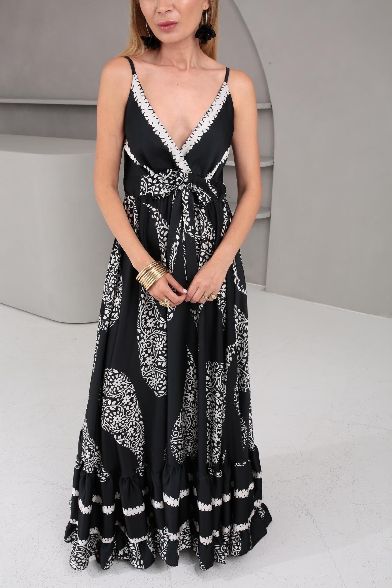 Sırtı Lastikli Önü Büzgülü Siyah Desenli Elbise ELBİSE | NO33