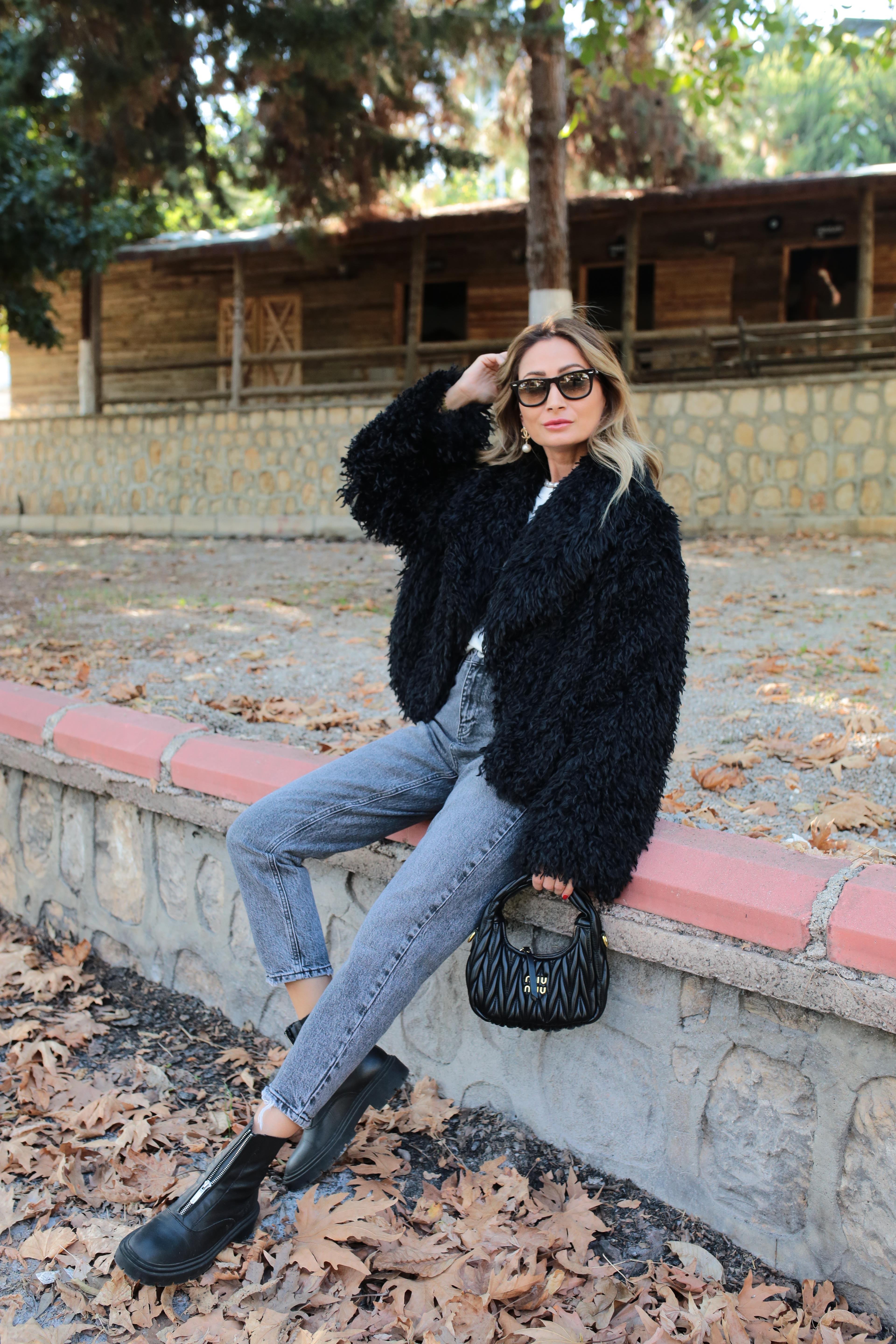 Siyah Kısa Premium Kürk KABAN