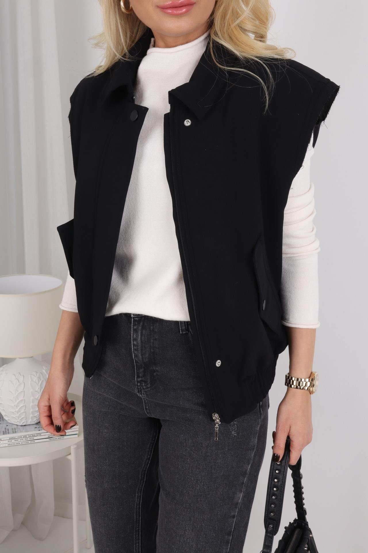 Siyah Krep Kumaş Vatkalı Yelek YELEK