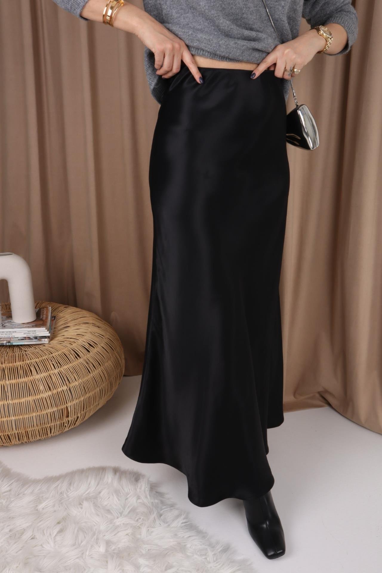 Siyah Maxi Boy Saten Etek ETEK