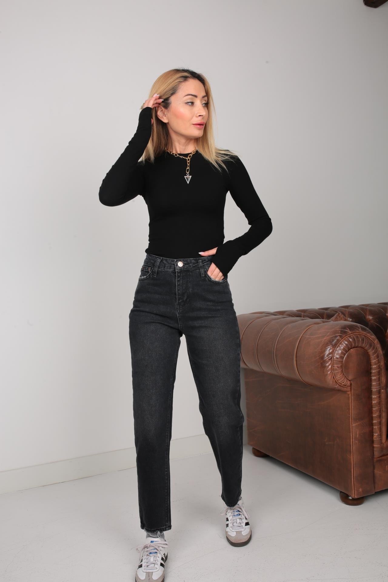 Siyah Paça Detay Mom Jean(1736-1) JEAN