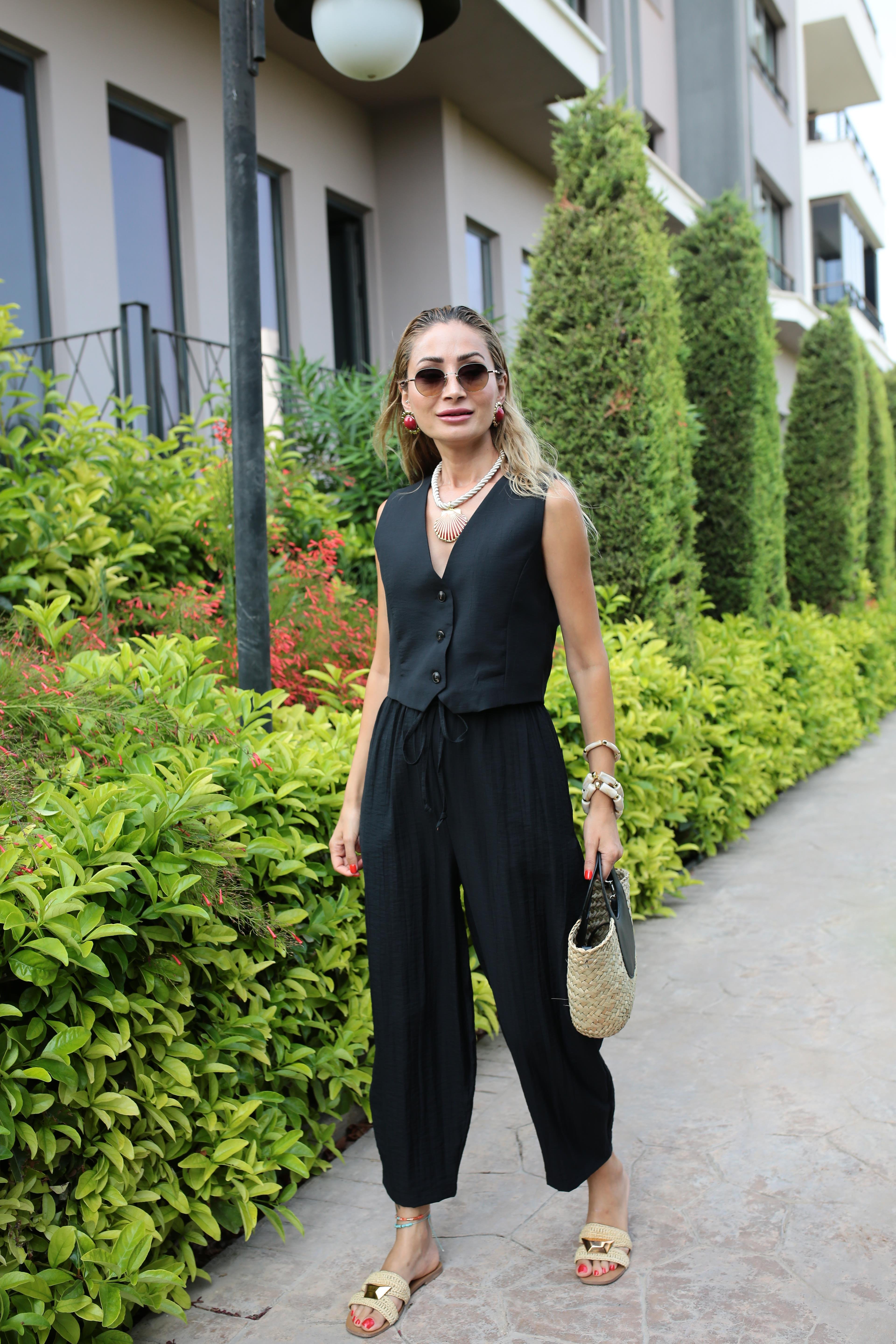 Siyah Yelekli Şalvar Kesim Takım TAKIM | NO33