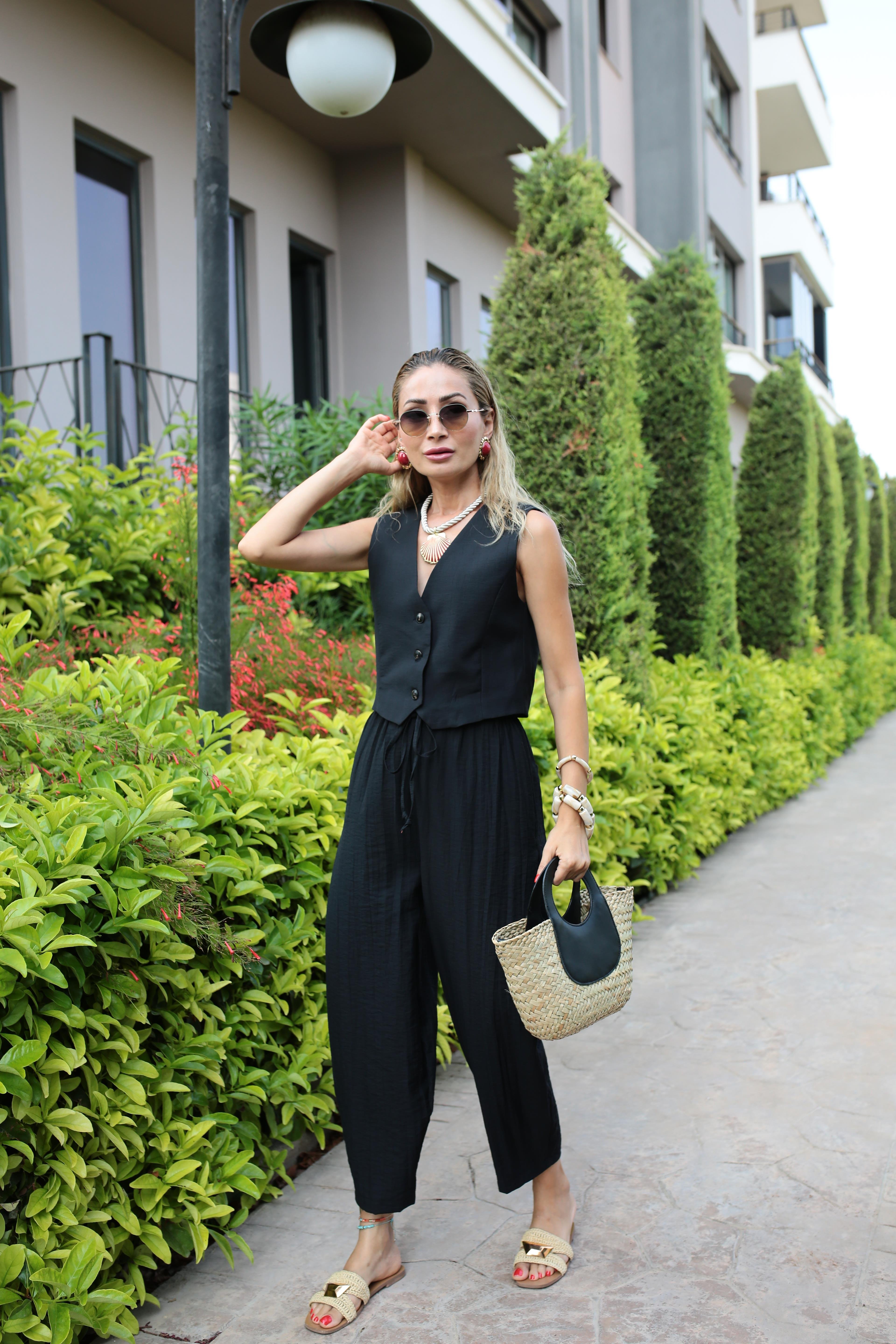 Siyah Yelekli Şalvar Kesim Takım TAKIM | NO33