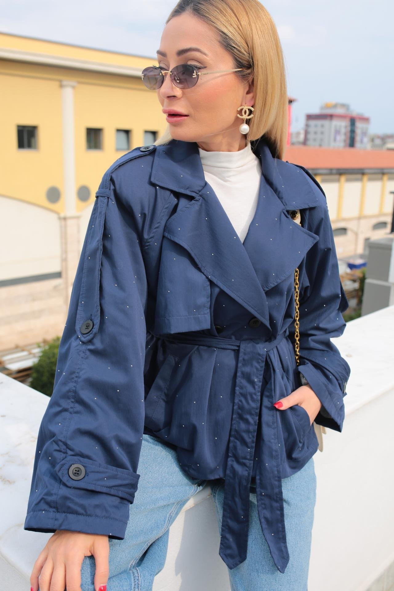 Taş Baskılı Lacivert Kısa Trençkot TRENÇKOT