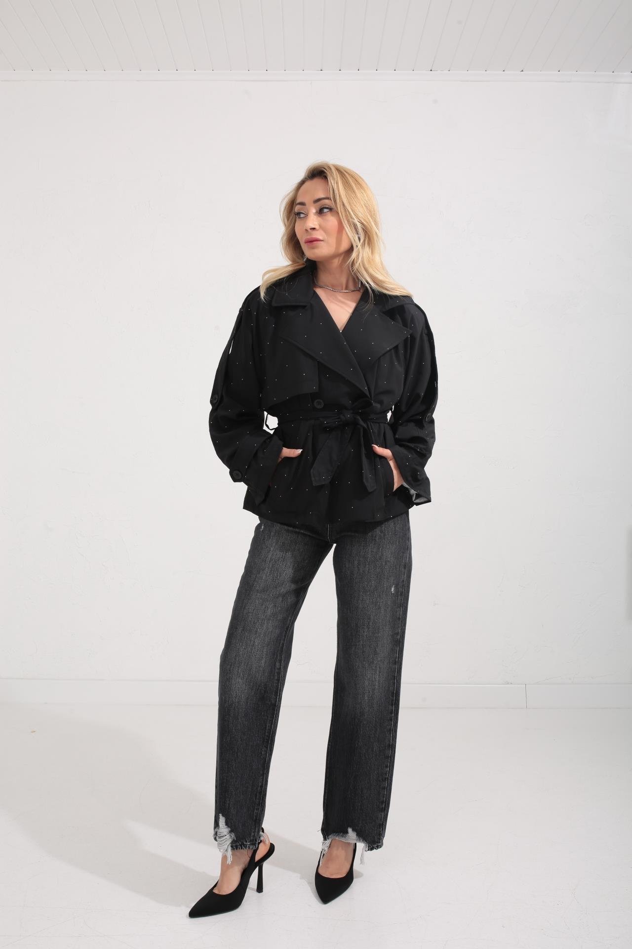 Taş Baskılı Siyah Kısa Trençkot TRENÇKOT