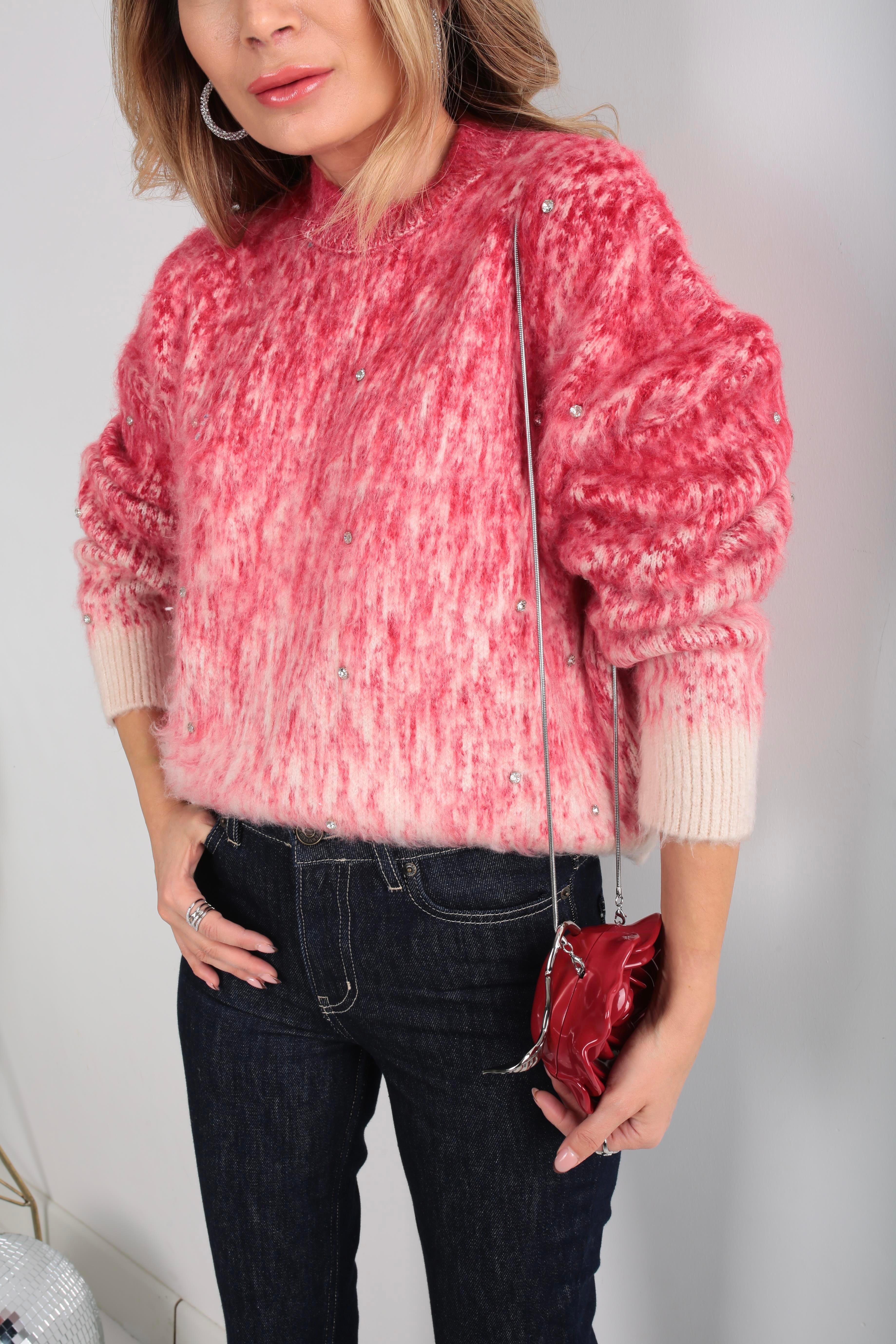 Taş İşli Kırmızı Desenli Kazak TRİKO VE KAZAK