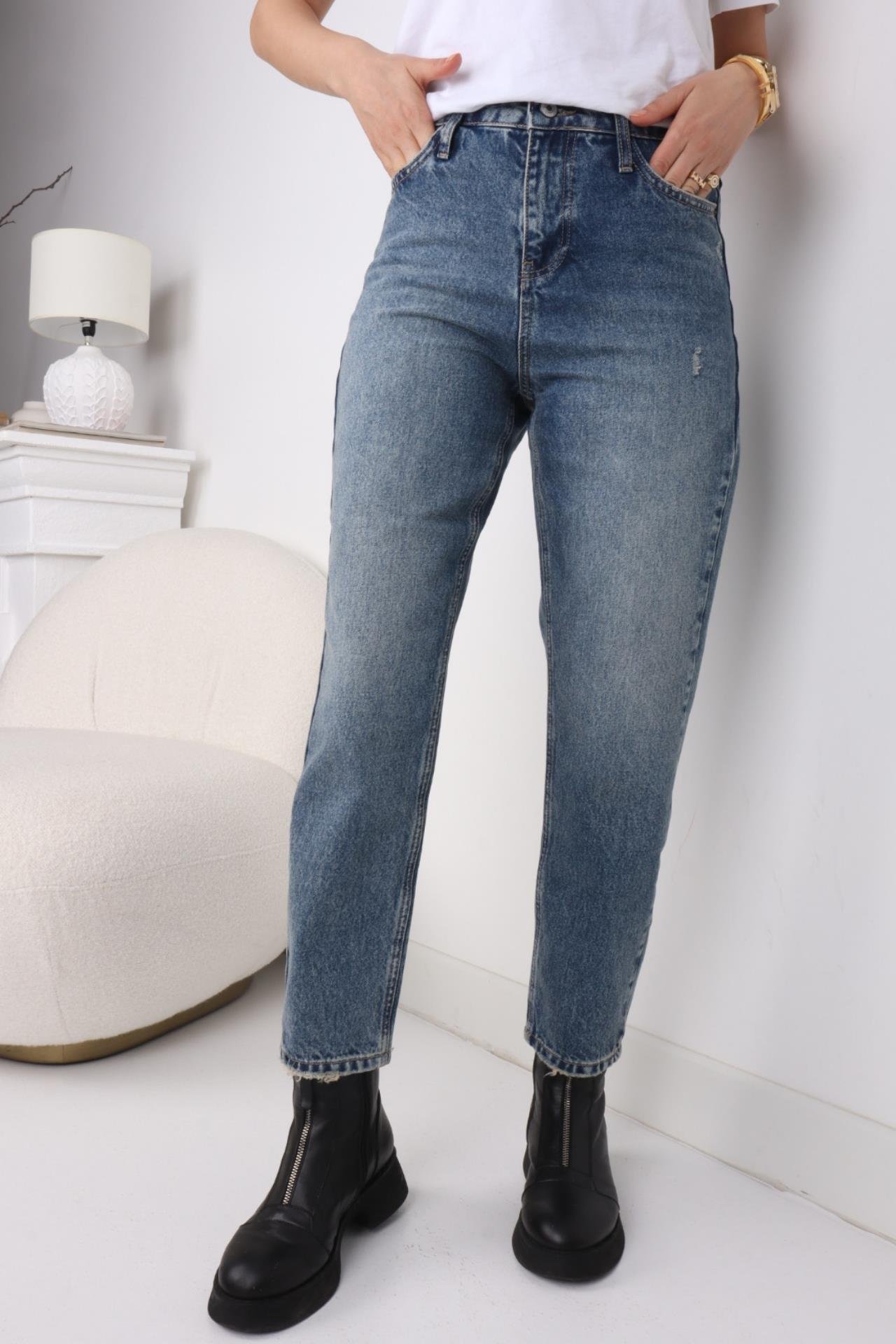 Taşlanmış Düz Kesim Likrasız Mom Jean JEAN