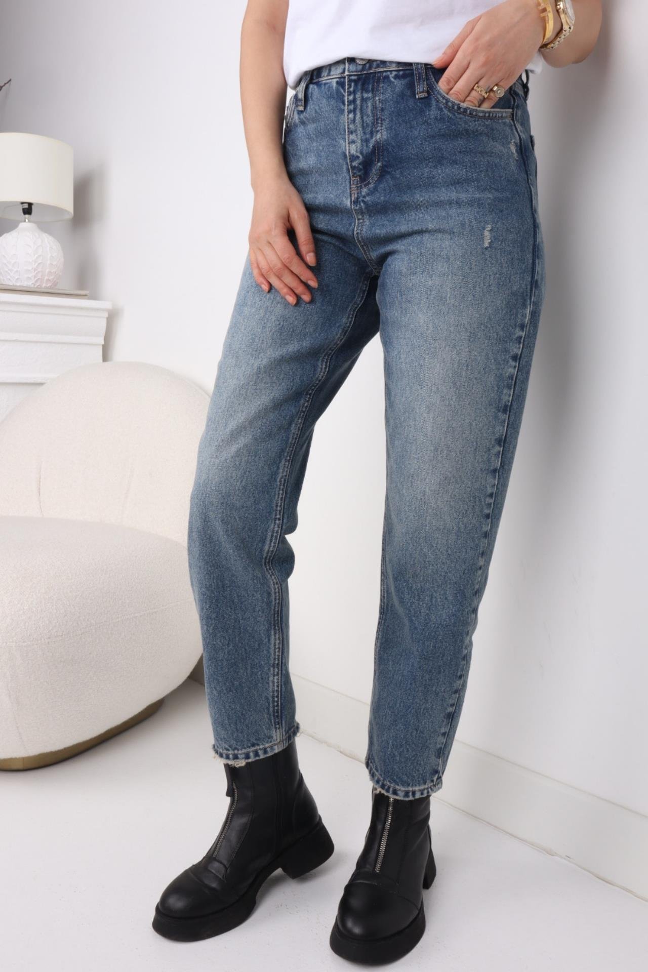 Taşlanmış Düz Kesim Likrasız Mom Jean JEAN