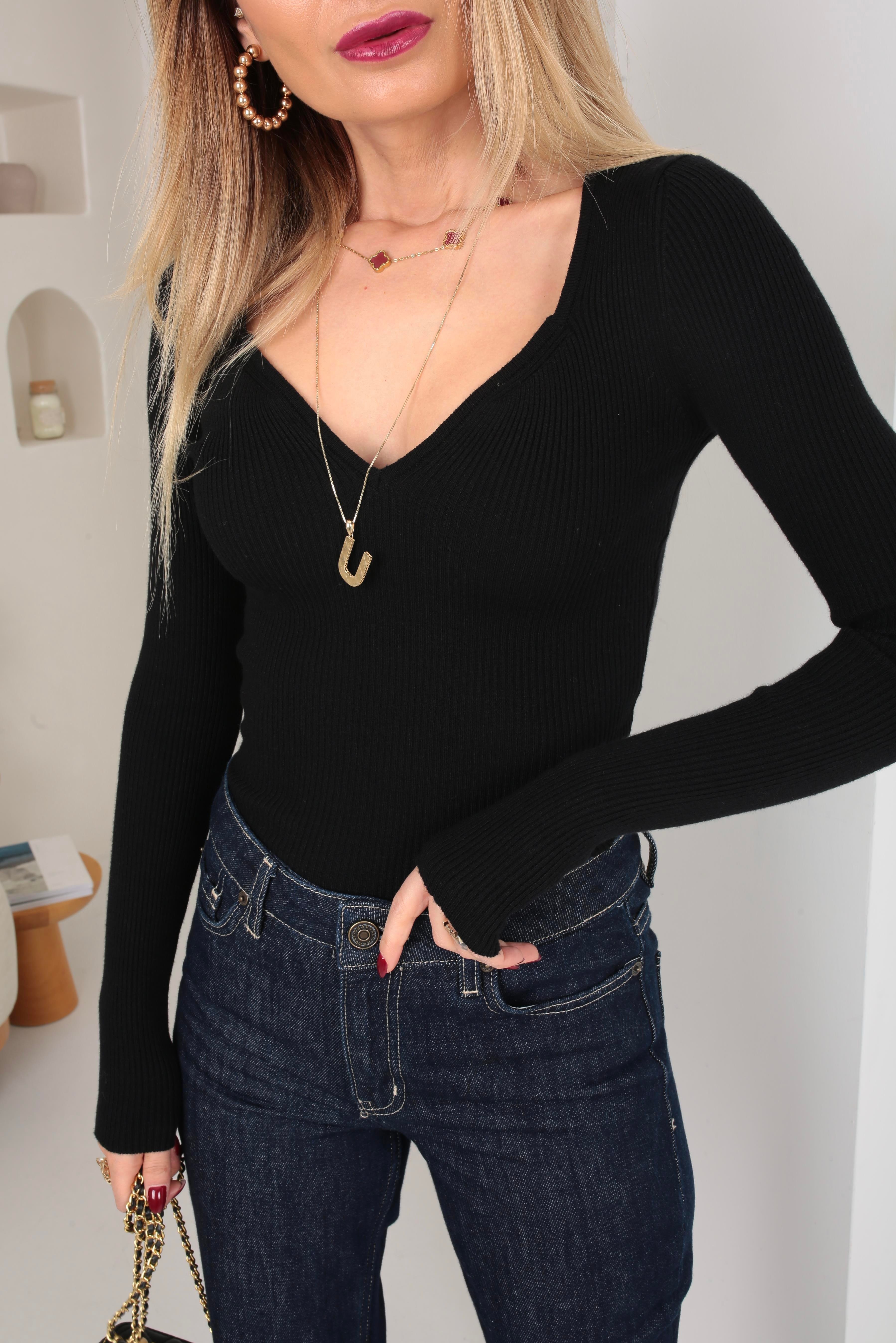 V Kare Yaka Siyah Fitilli Triko TRİKO VE KAZAK