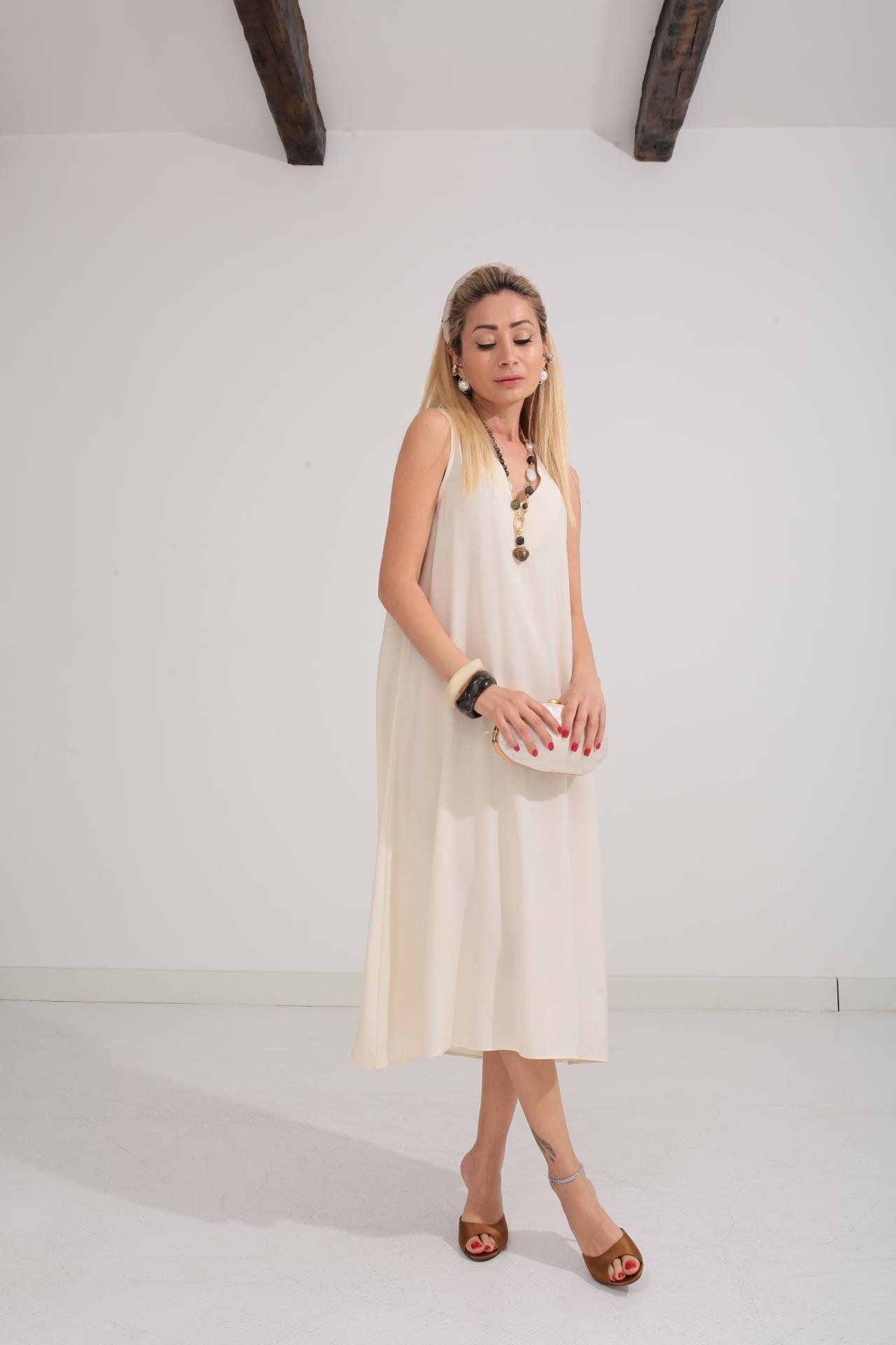 V Yaka Uzun Ekru Elbise ELBİSE | NO33