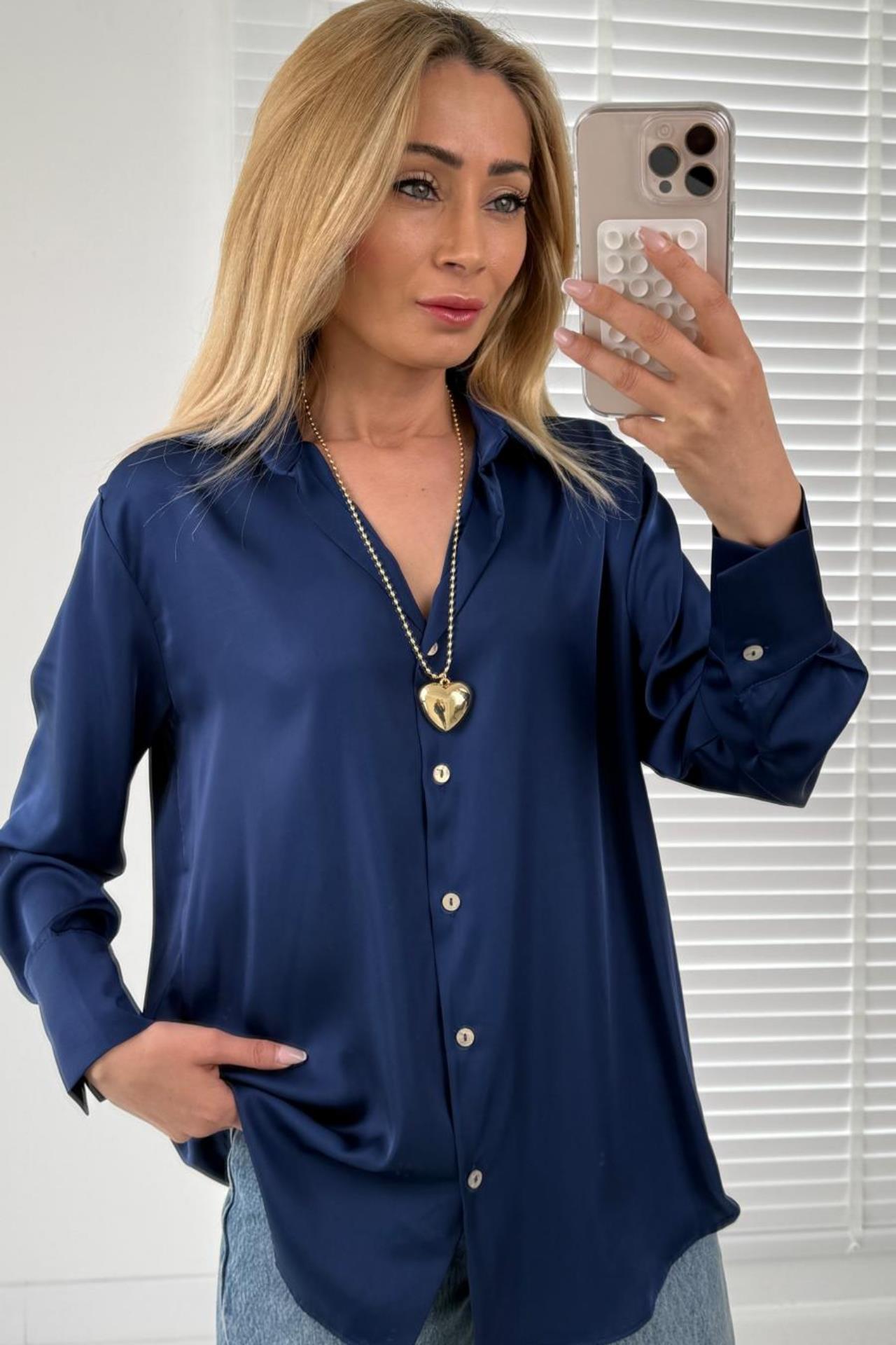 V Yakalı Lacivert Saten Gömlek GÖMLEK