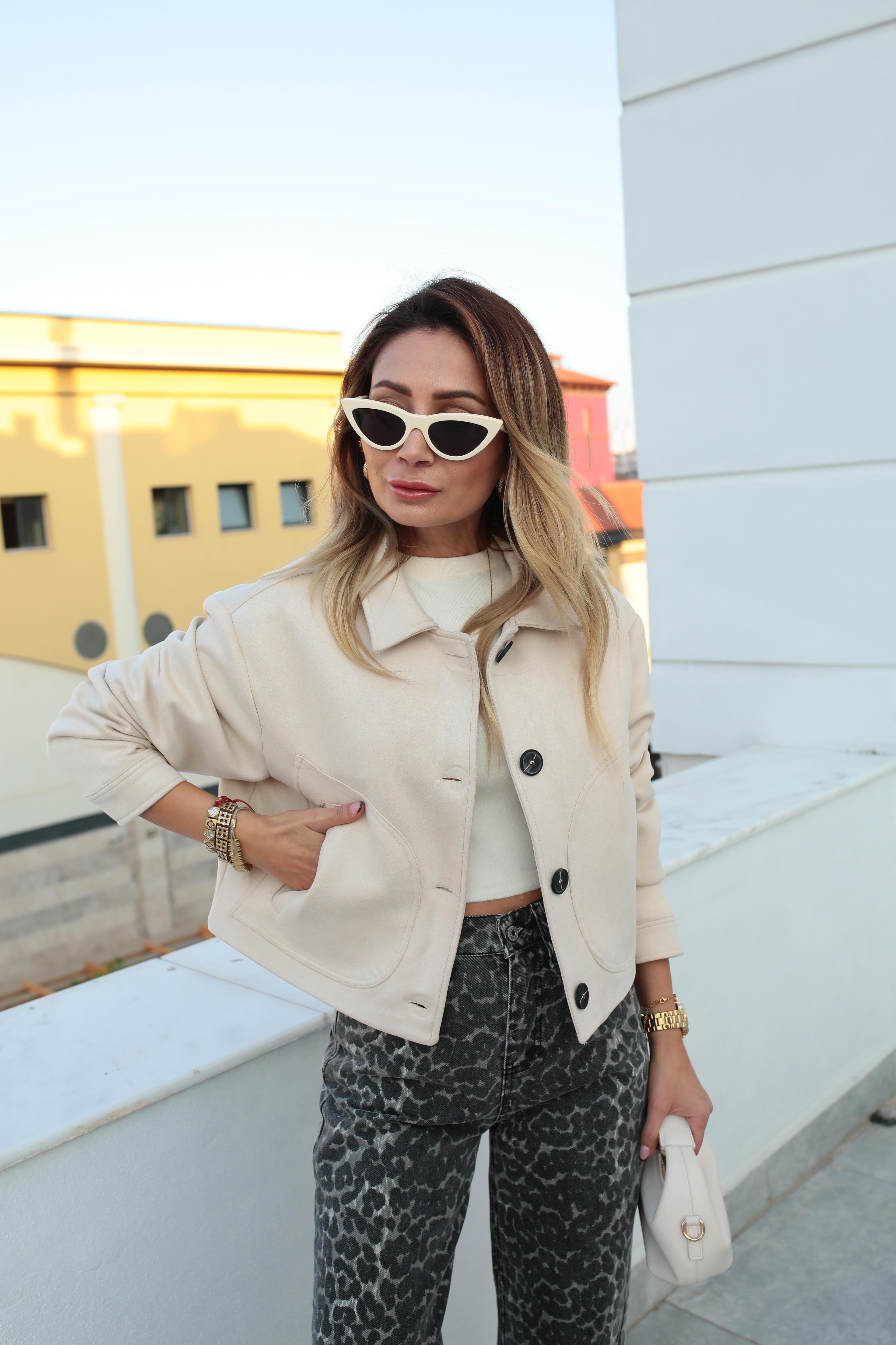 Yan Cepli Ekru Kısa Nubuk Ceket CEKET