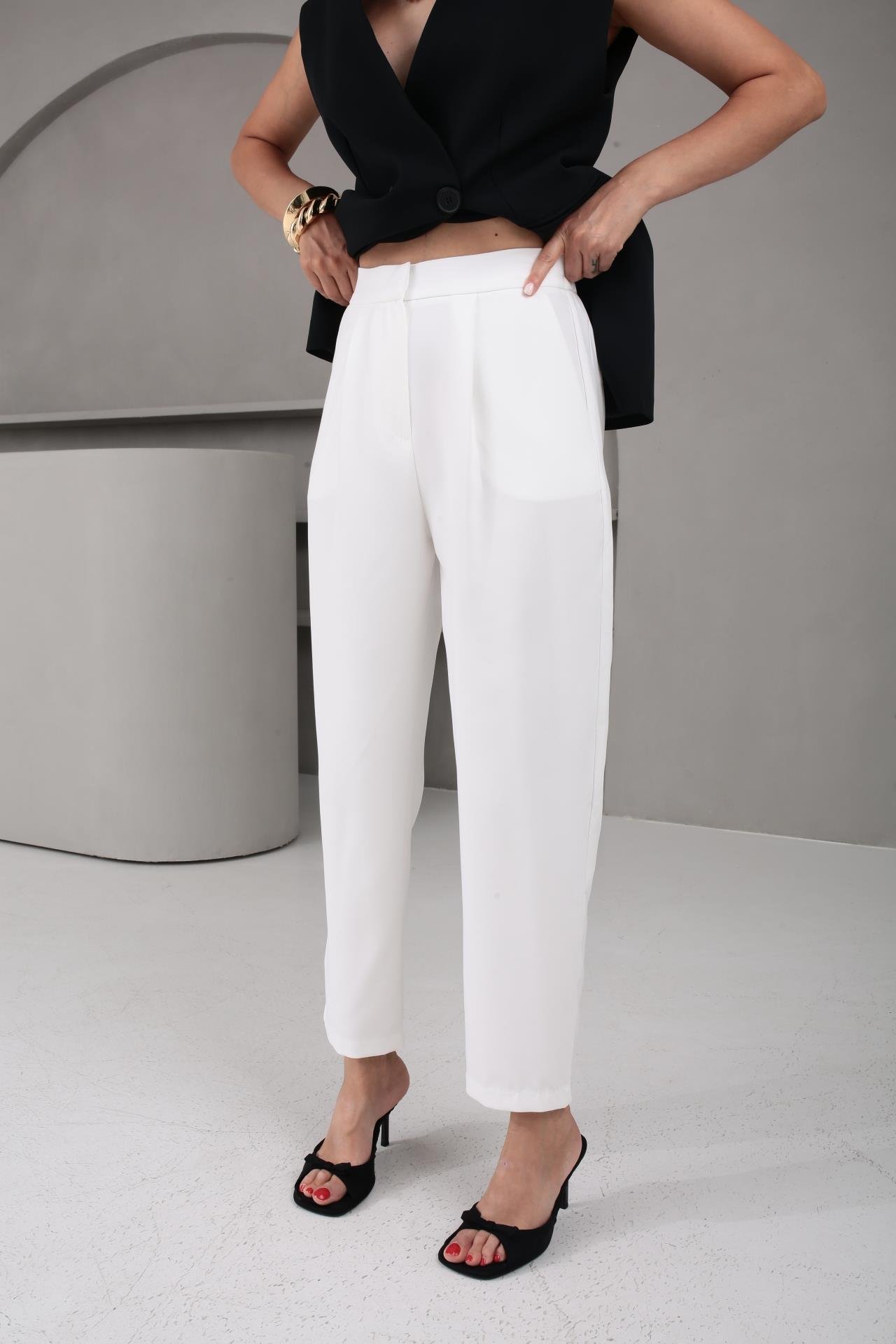 Yarım Lastik Beyaz Havuz Kesim Pantolon PANTOLON | NO33