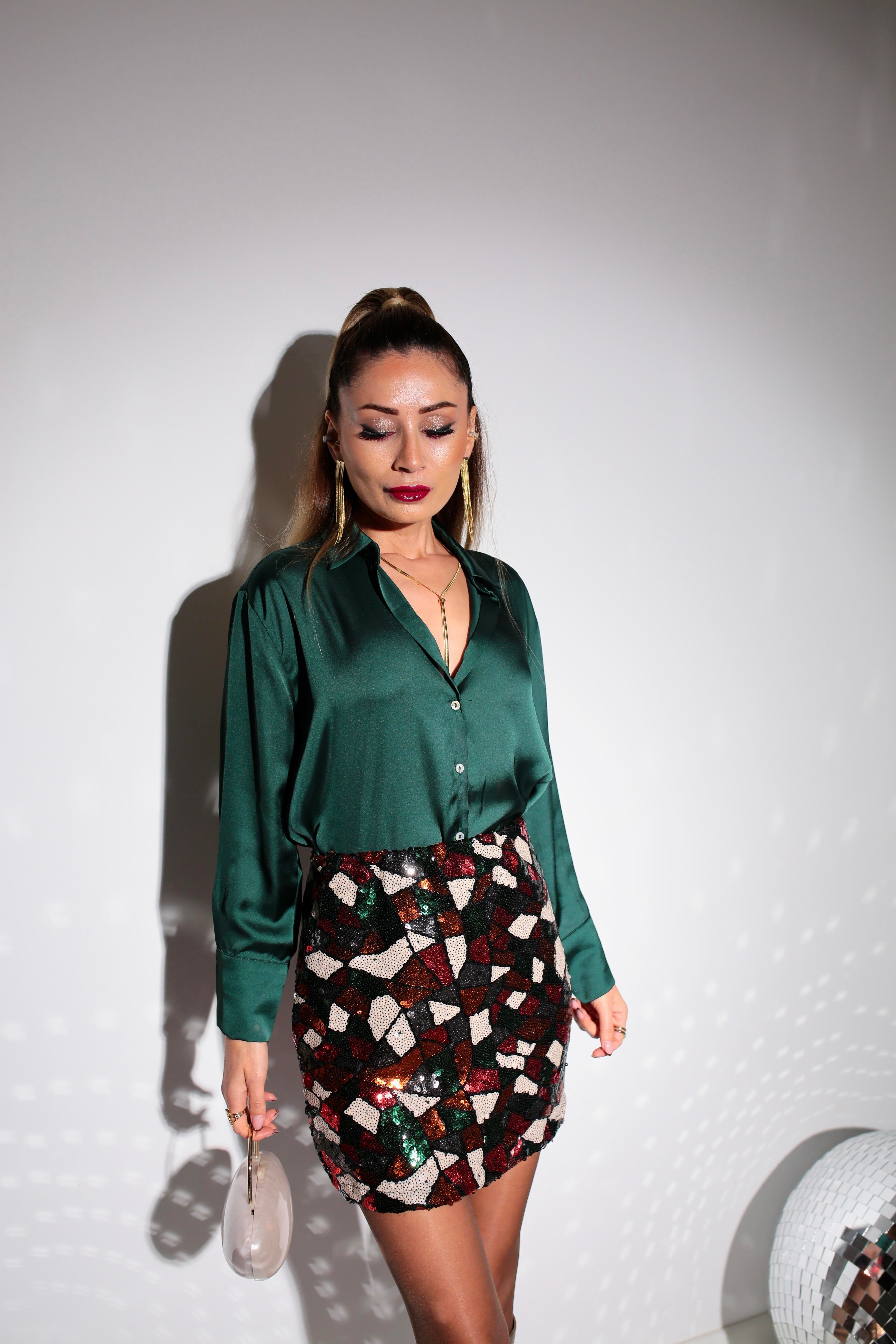 Yeşil V Yaka Saten Gömlek GÖMLEK