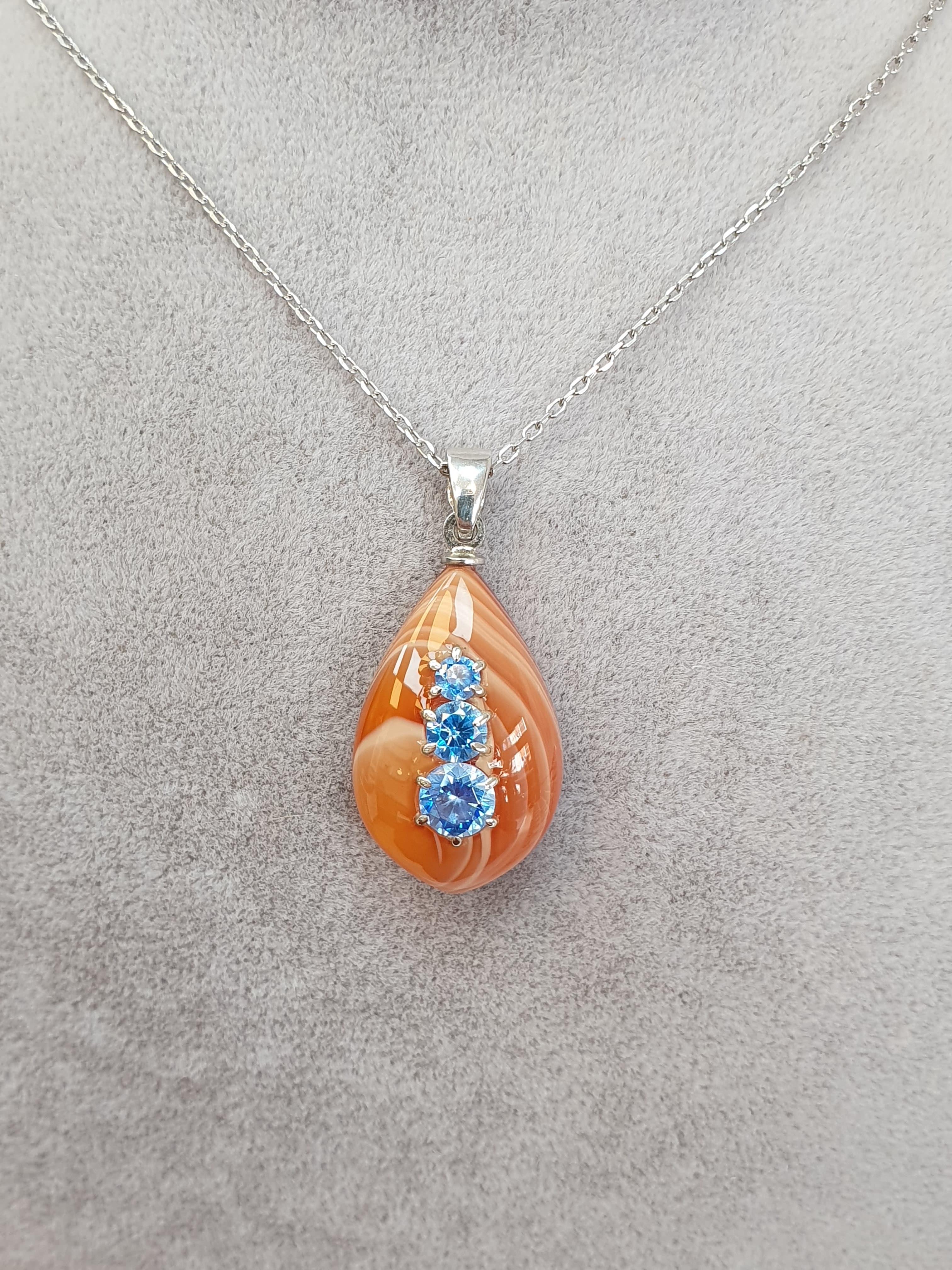 Zirkon Taşlı Bakalit Sıkma Kehribar Gümüş Kolye (Amber Ton)