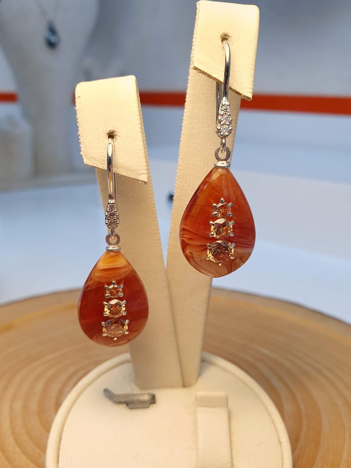 Zirkon Taşlı Bakalit Sıkma Kehribar Gümüş Küpe (AmbeRet988)
