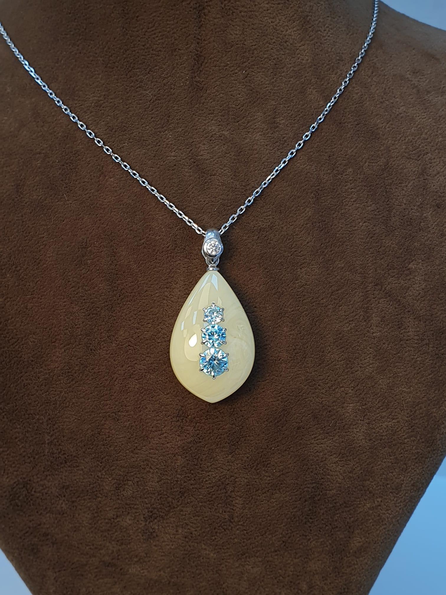 Zirkon Taşlı Bakalit Sıkma Kehribar Gümüş Set (AmbeRet972)