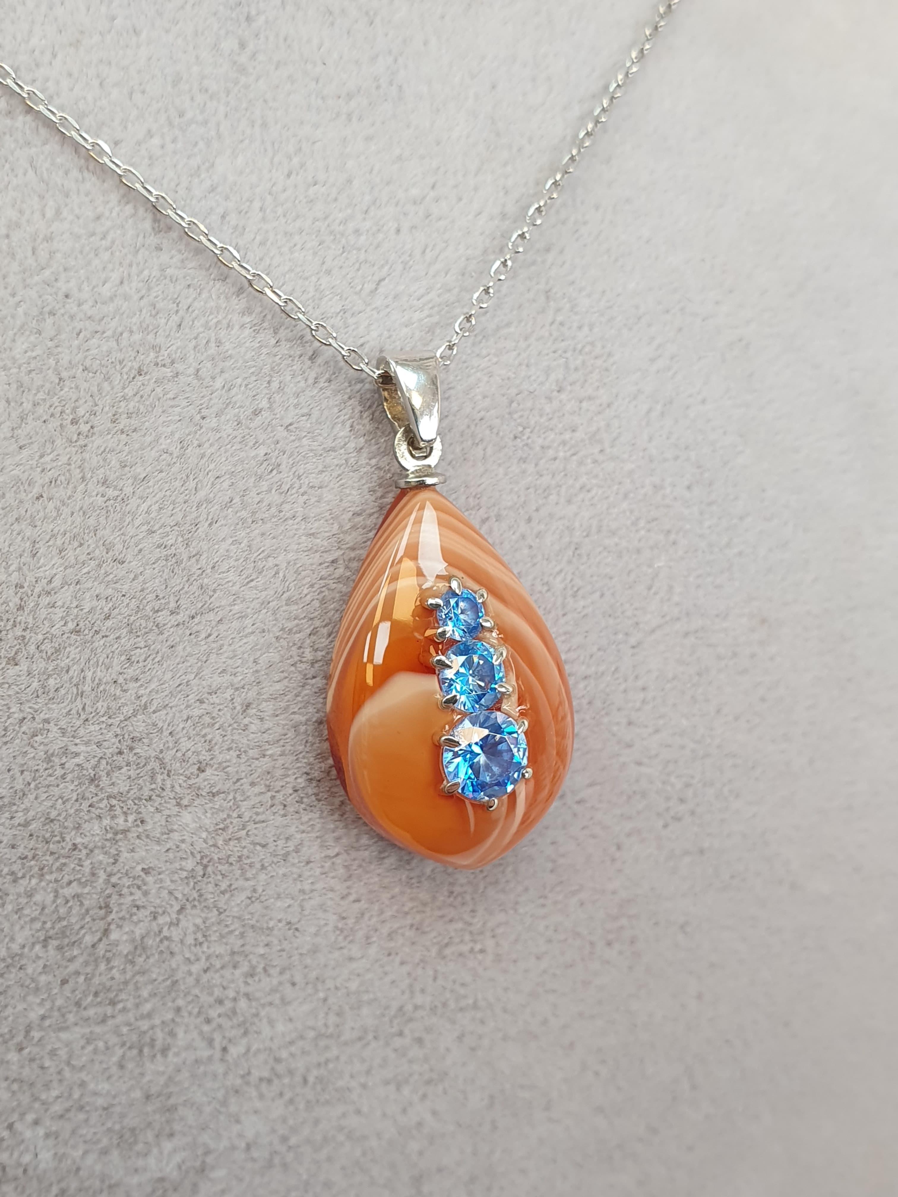 Zirkon Taşlı Bakalit Sıkma Kehribar Gümüş Kolye (Amber Ton)