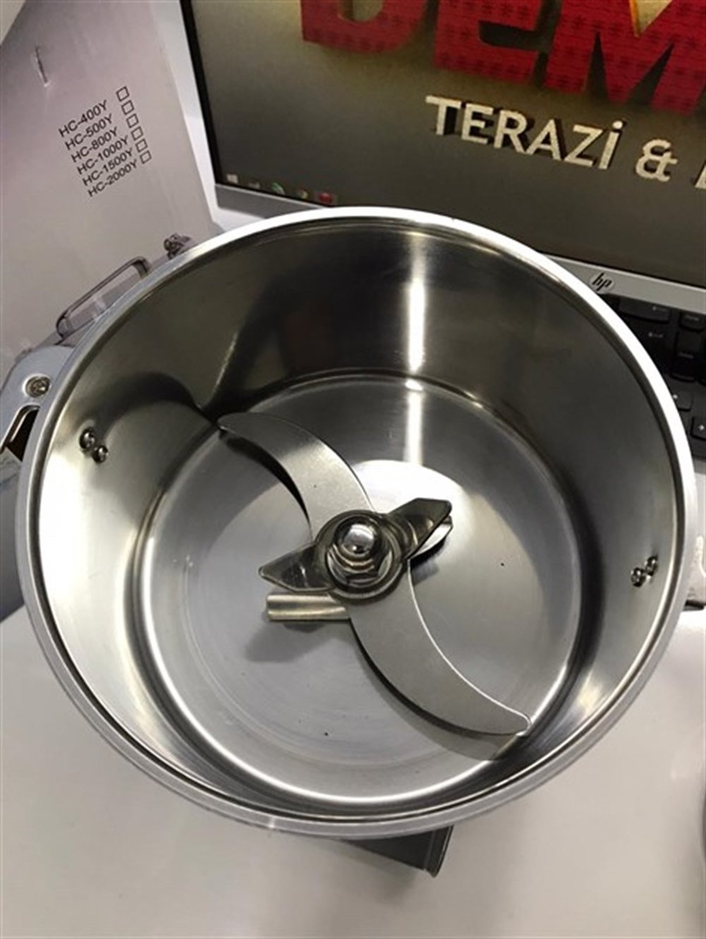 LAVİON 1500 Gr Hububat Bitki Öğütücü