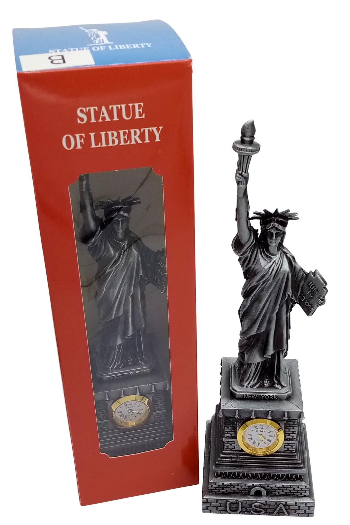 Amerika Birleşik DevletleriDünyadan HediyelerDNY-HDY1683Keskin Hediyelik Eşya Ve TekstilMetal Saatli Özgürlük Heykeli Gümüş Vintage Dekor USA 25cm