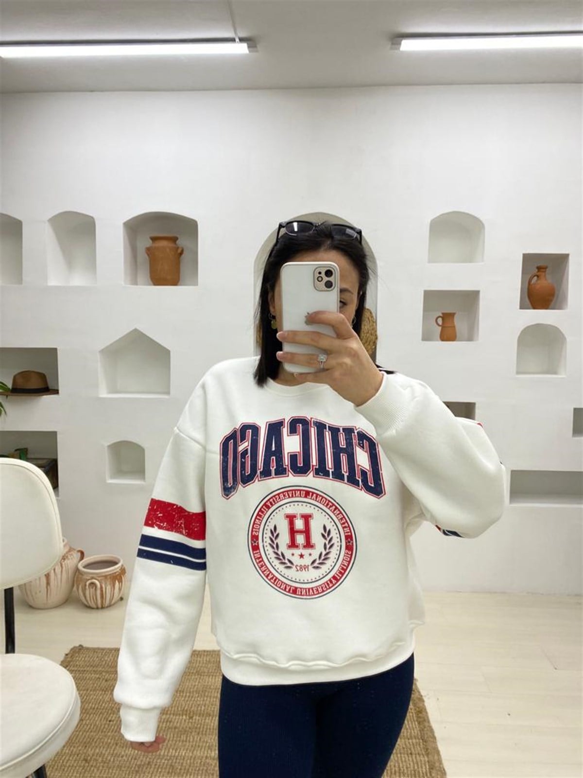 Chicago Baskılı Kalın Kumaş Üç İplik İçi Şardonlu Sweatshirt-Ekru