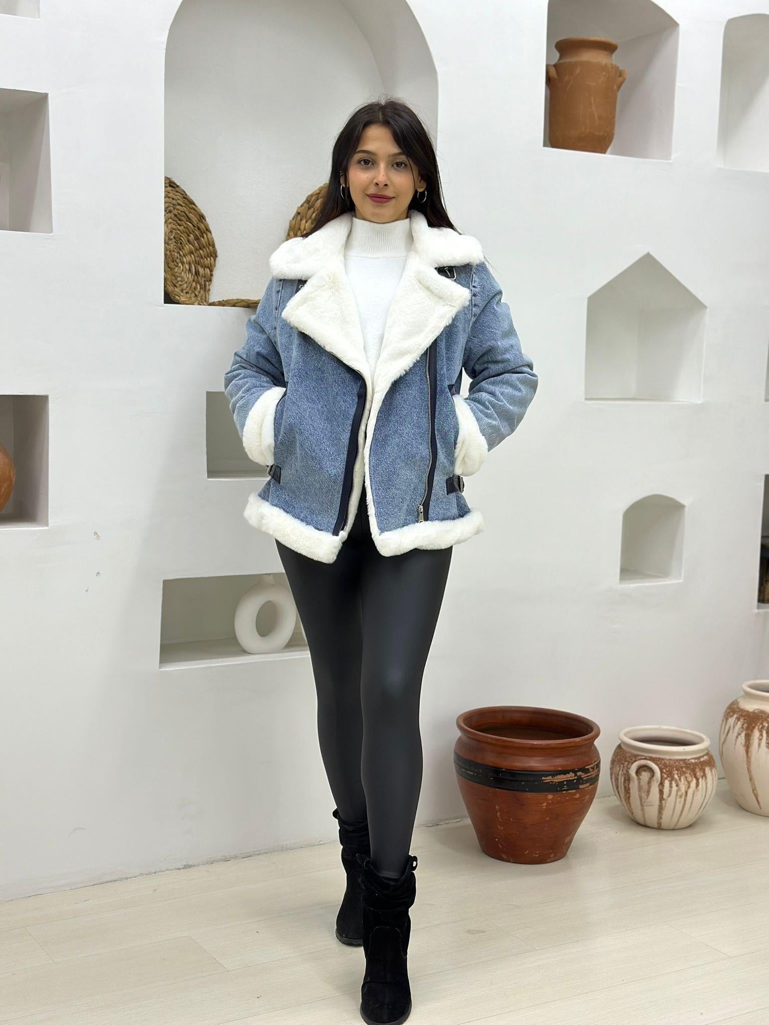 Denim İçi Beyaz Kürklü Deri Biyeli Kalın Denim Ceket-Mavi