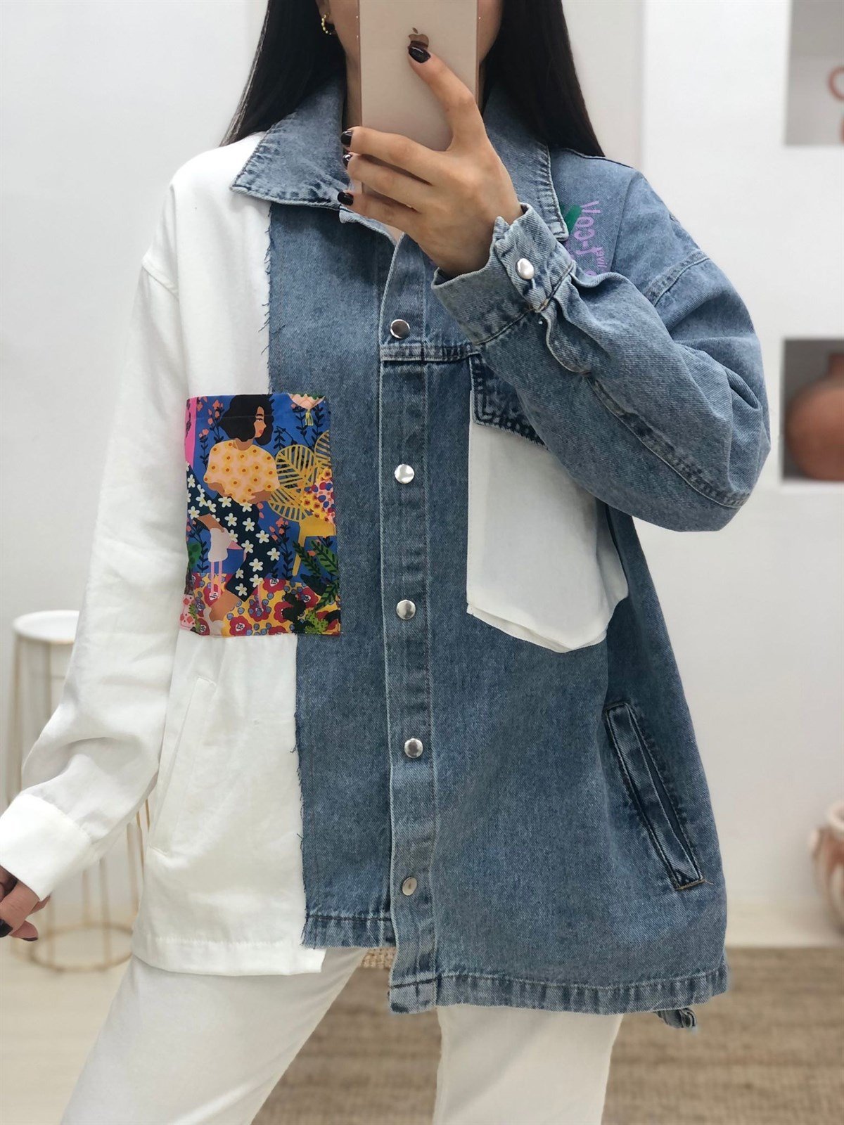 Düğmeli İki Desen Cepli Denim Ceket-Beyaz