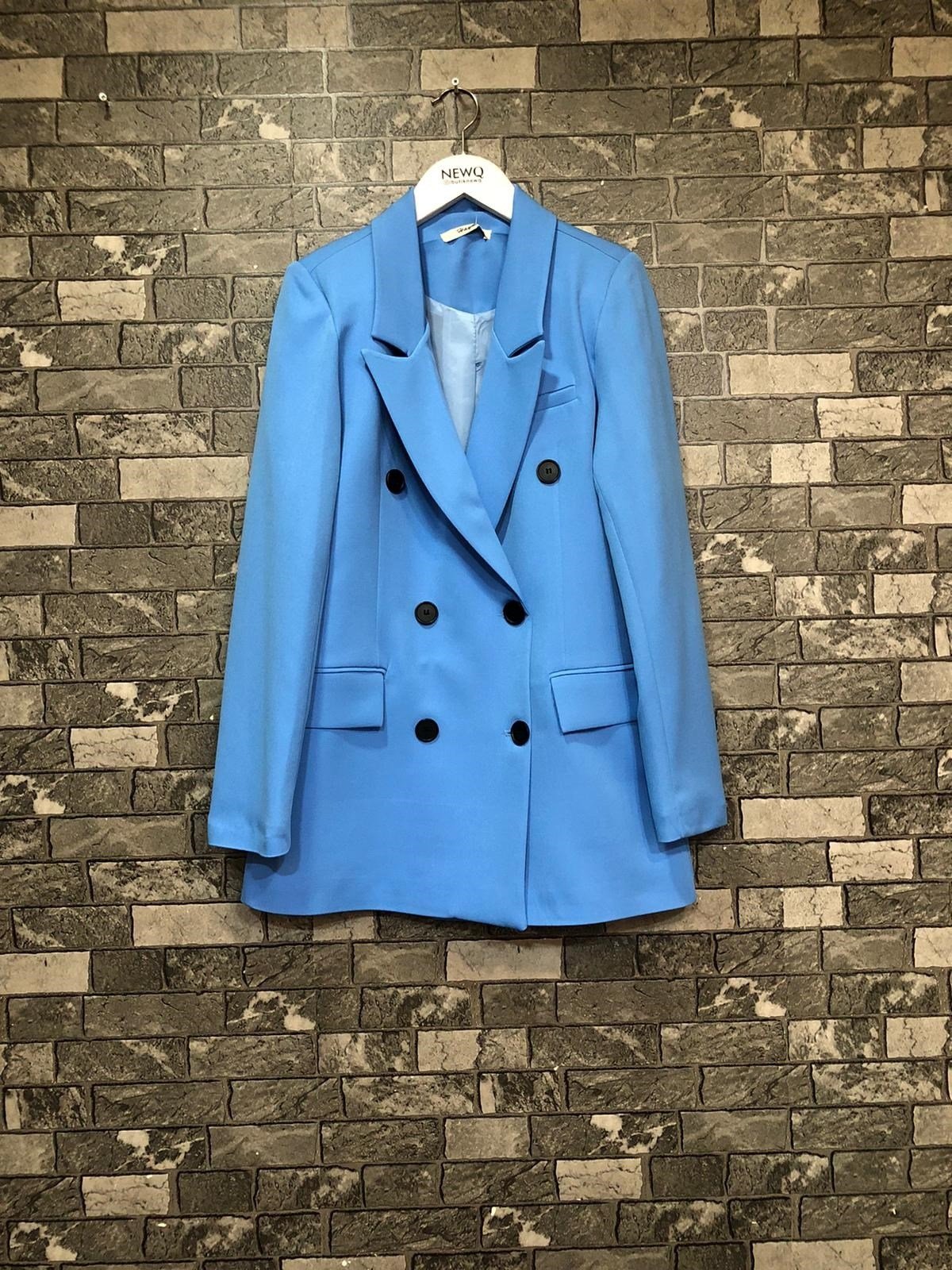 Düğmeli Mavi Ceket