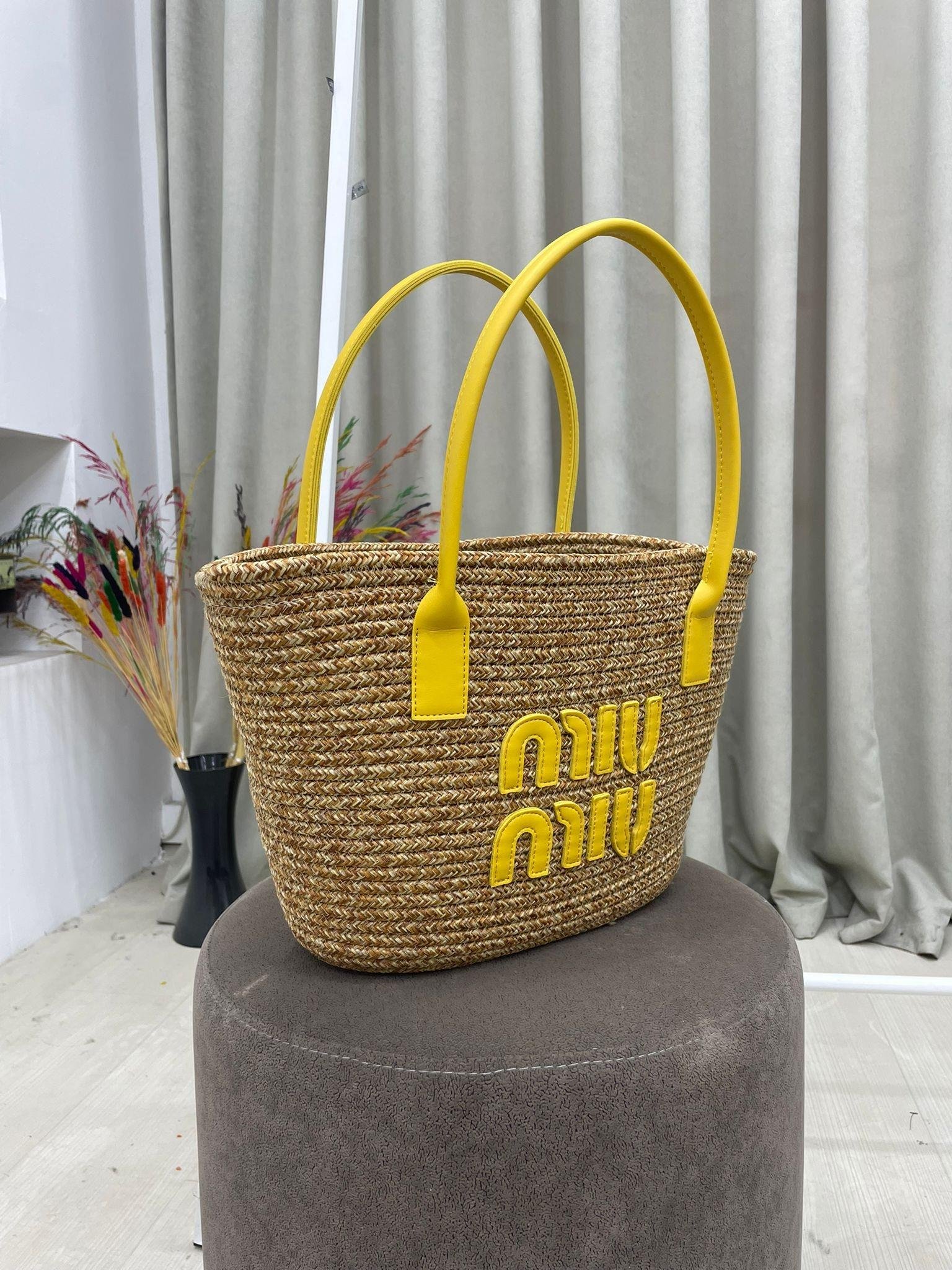 Kadın Miu Miu Yazılı Hasır Çanta-Sarı