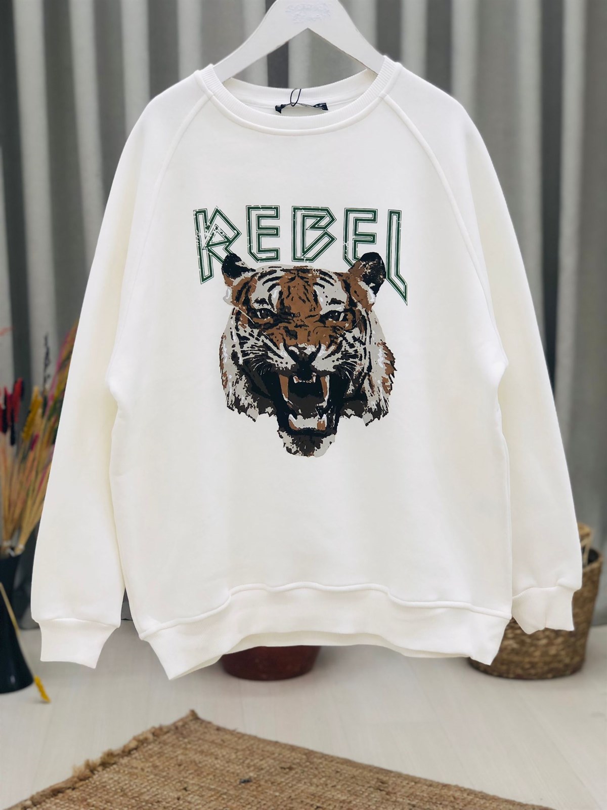 Kalın Kumaş İçi Şardonlu Kaplan Baskılı Sweatshirt-Ekru