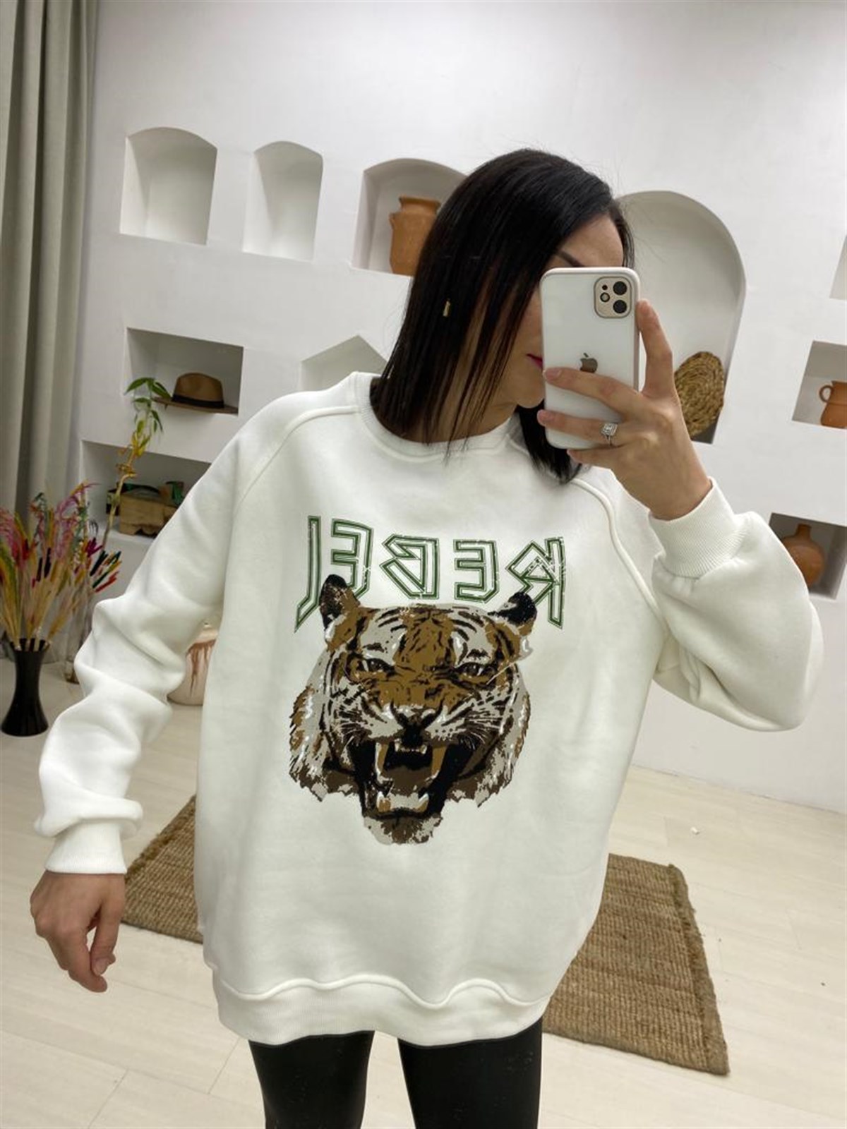 Kalın Kumaş İçi Şardonlu Kaplan Baskılı Sweatshirt-Ekru
