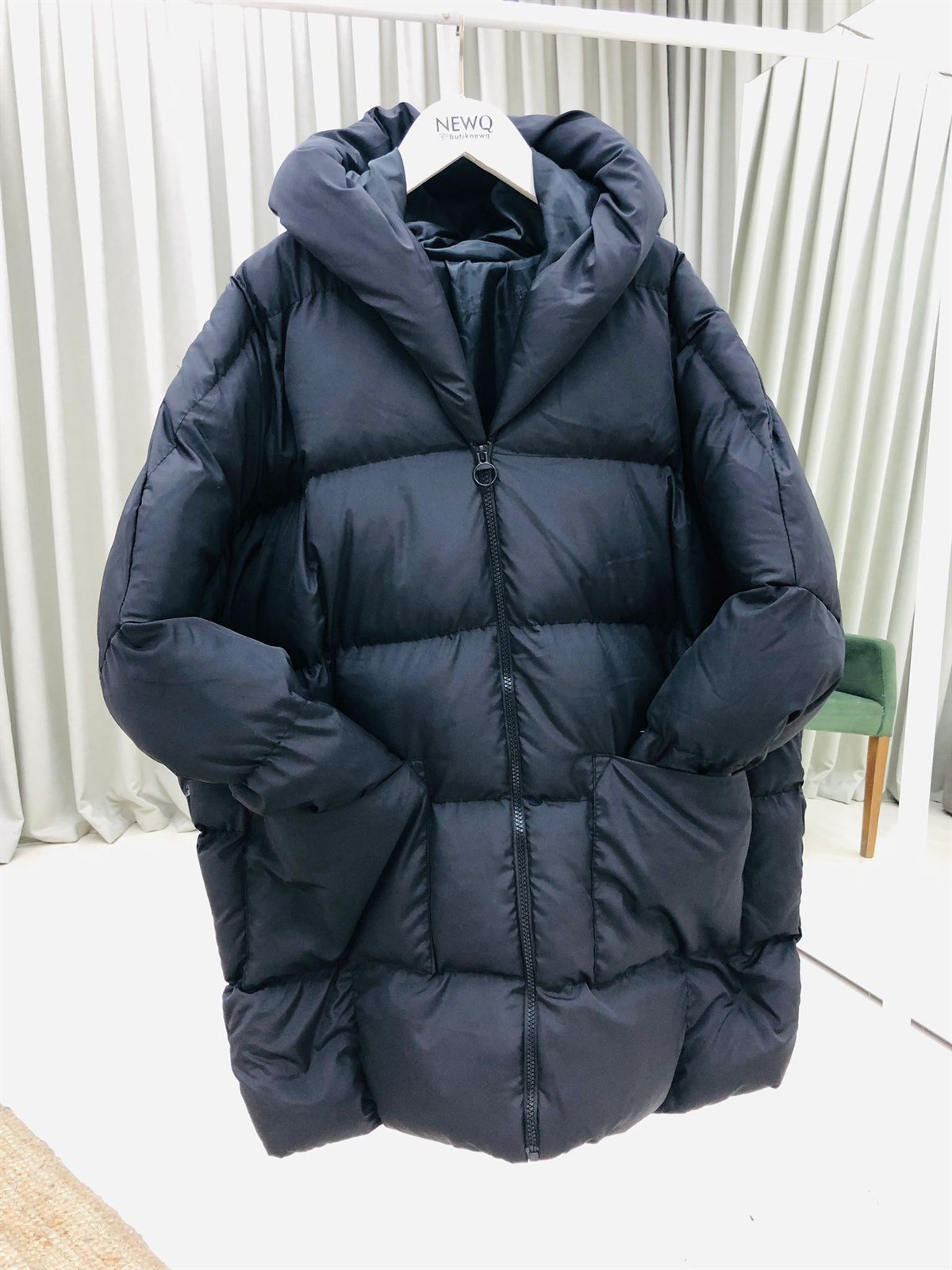 Oversize Kapüşonlu Fermuarlı Şişme Mont-Siyah