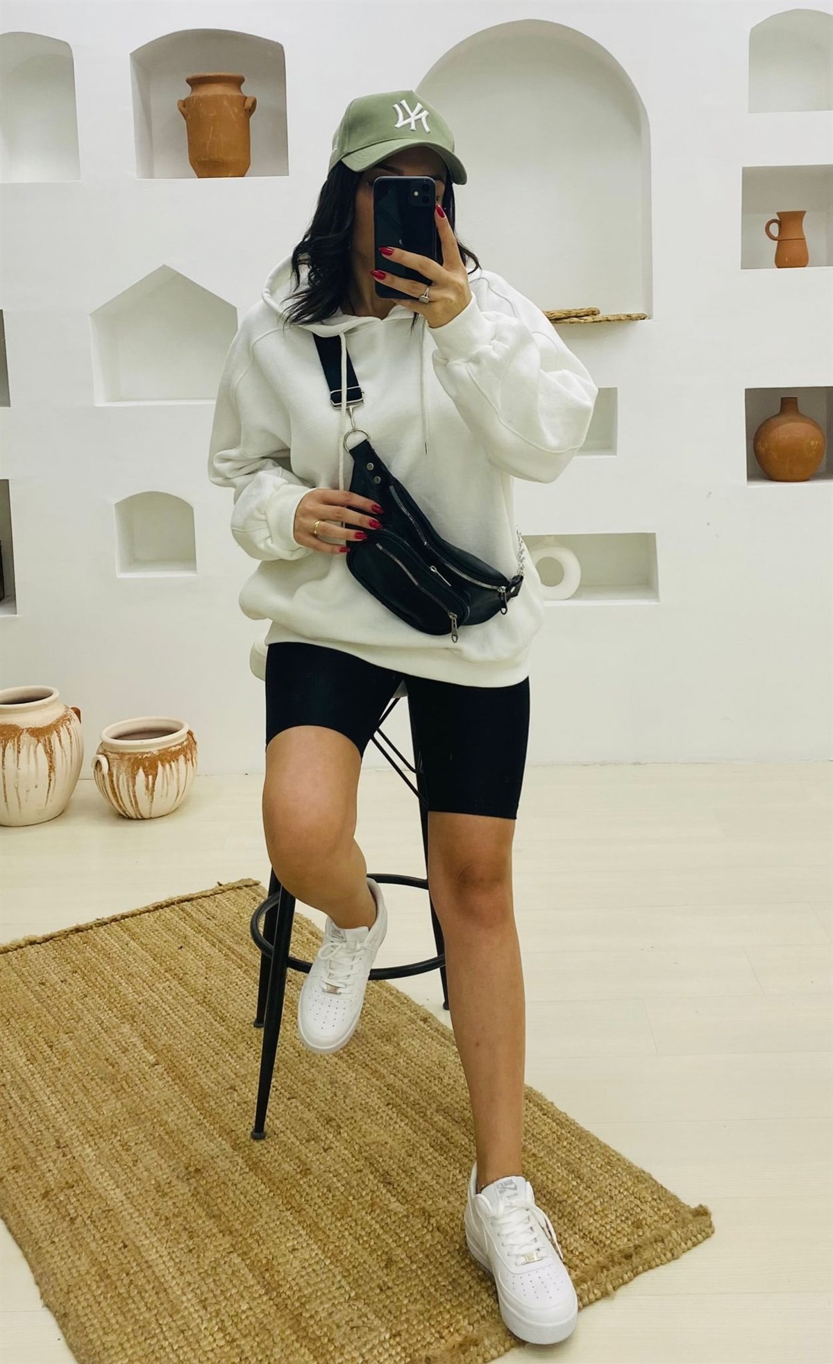 Salaş Kapüşonlu Oversize Sweatshirt-Beyaz