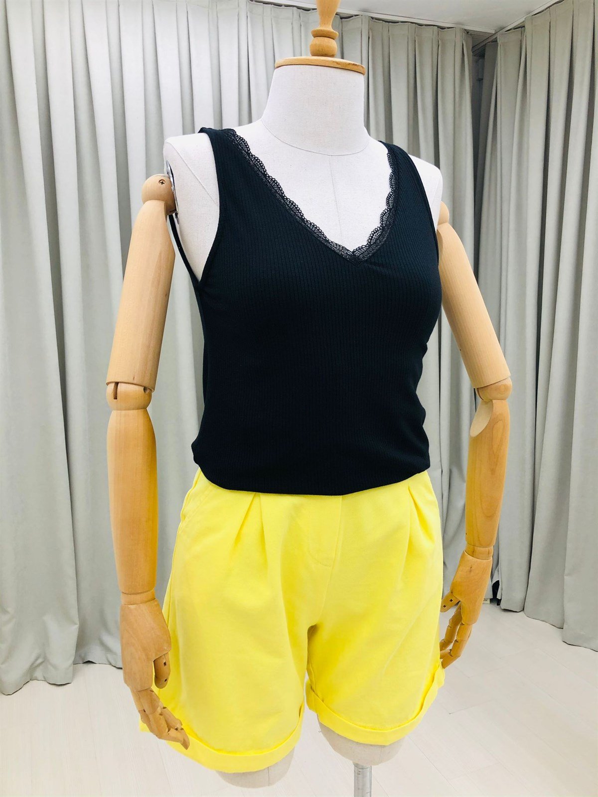 Yüksek Bel Duble Paça Gabardin Şort-Sarı
