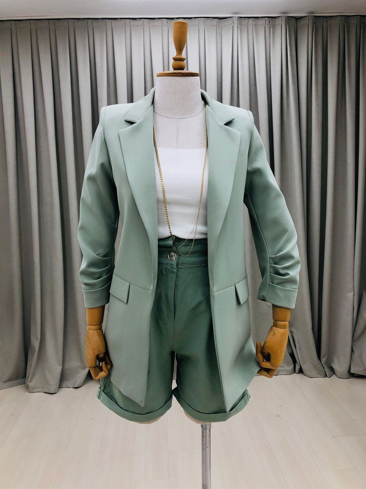 Yüksek Bel Duble Paça Gabardin Şort-Yeşil