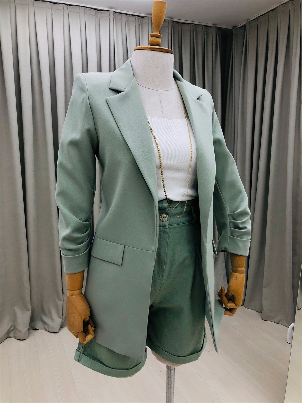Yüksek Bel Duble Paça Gabardin Şort-Yeşil