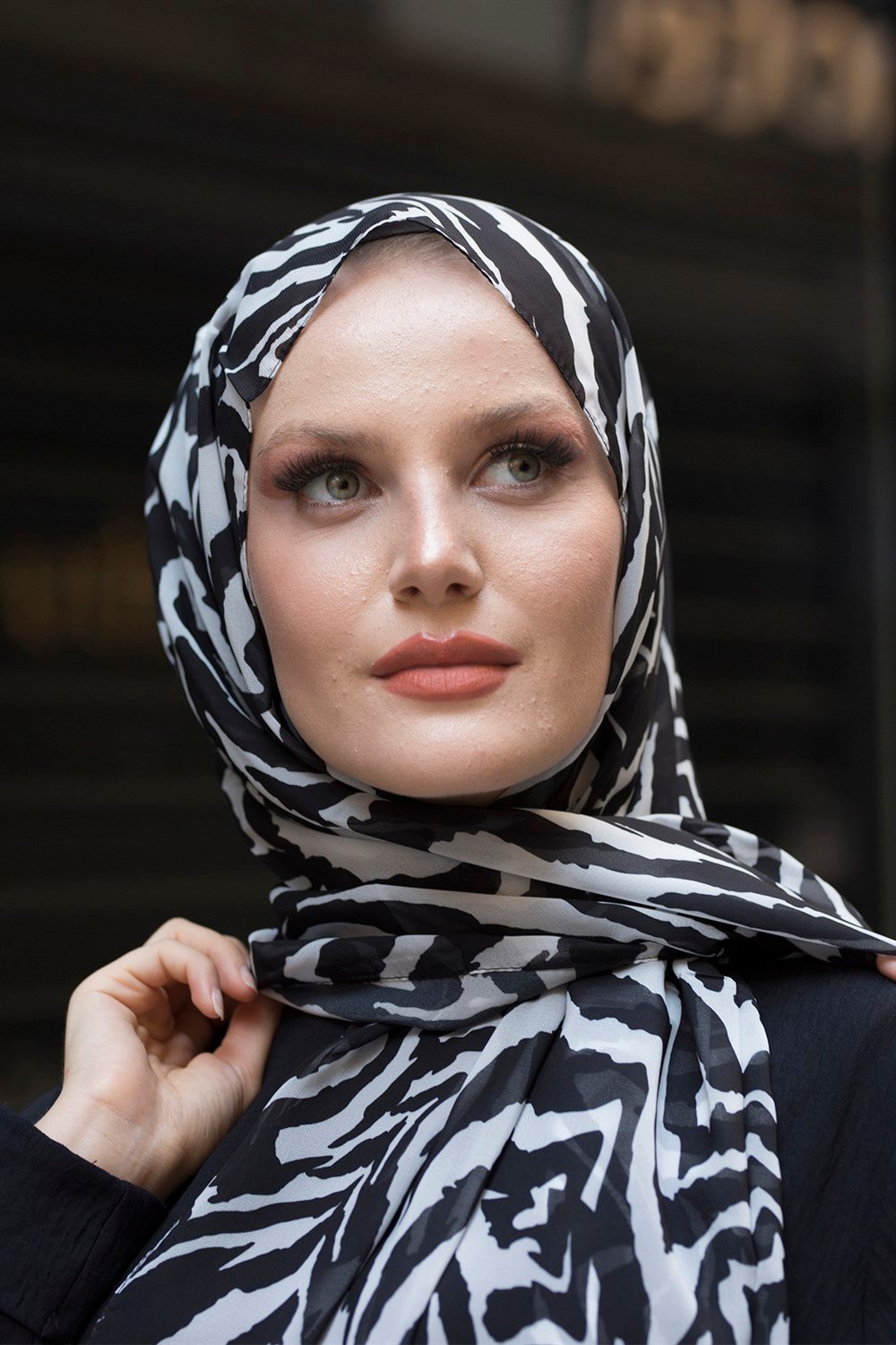 STELLA ZEBRA DESEN ŞAL Siyah Beyaz