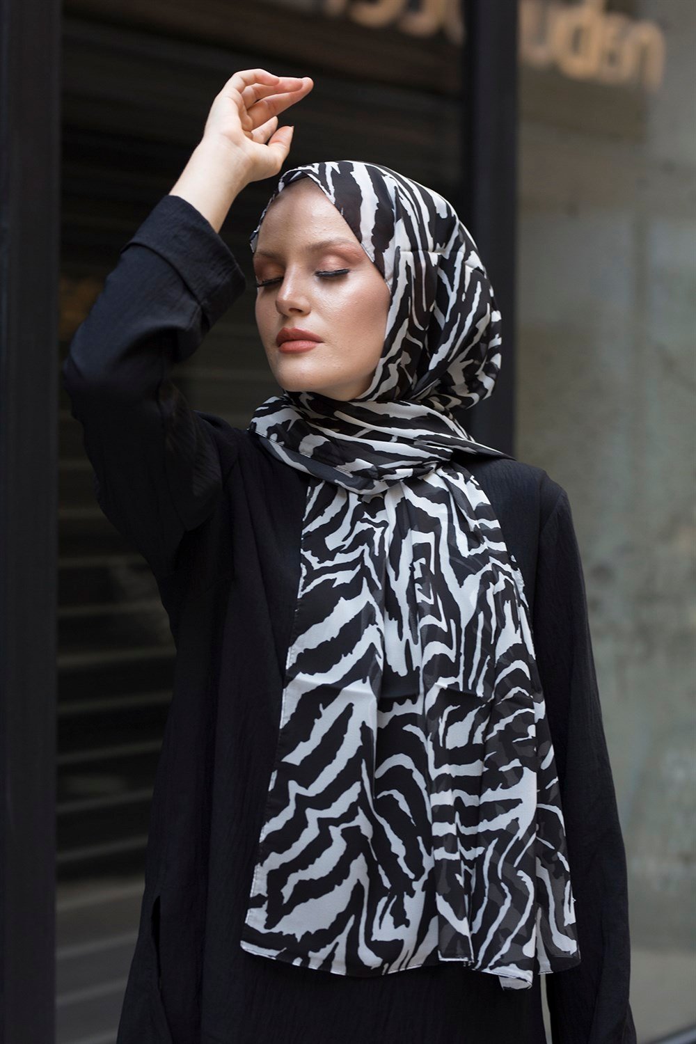 STELLA ZEBRA DESEN ŞAL Siyah Beyaz
