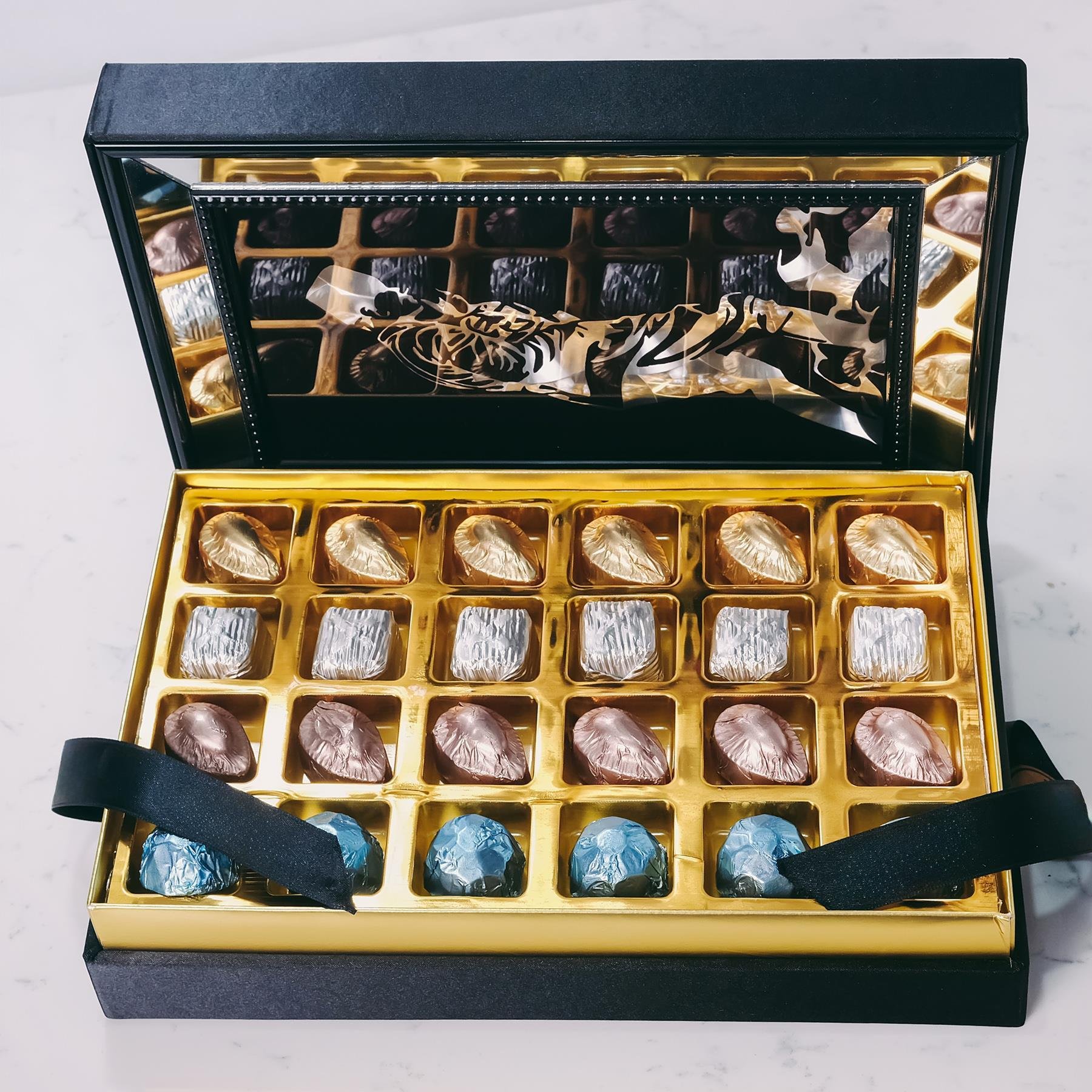 Atatürk Portre Tablo Karışık Spesiyal Çikolata