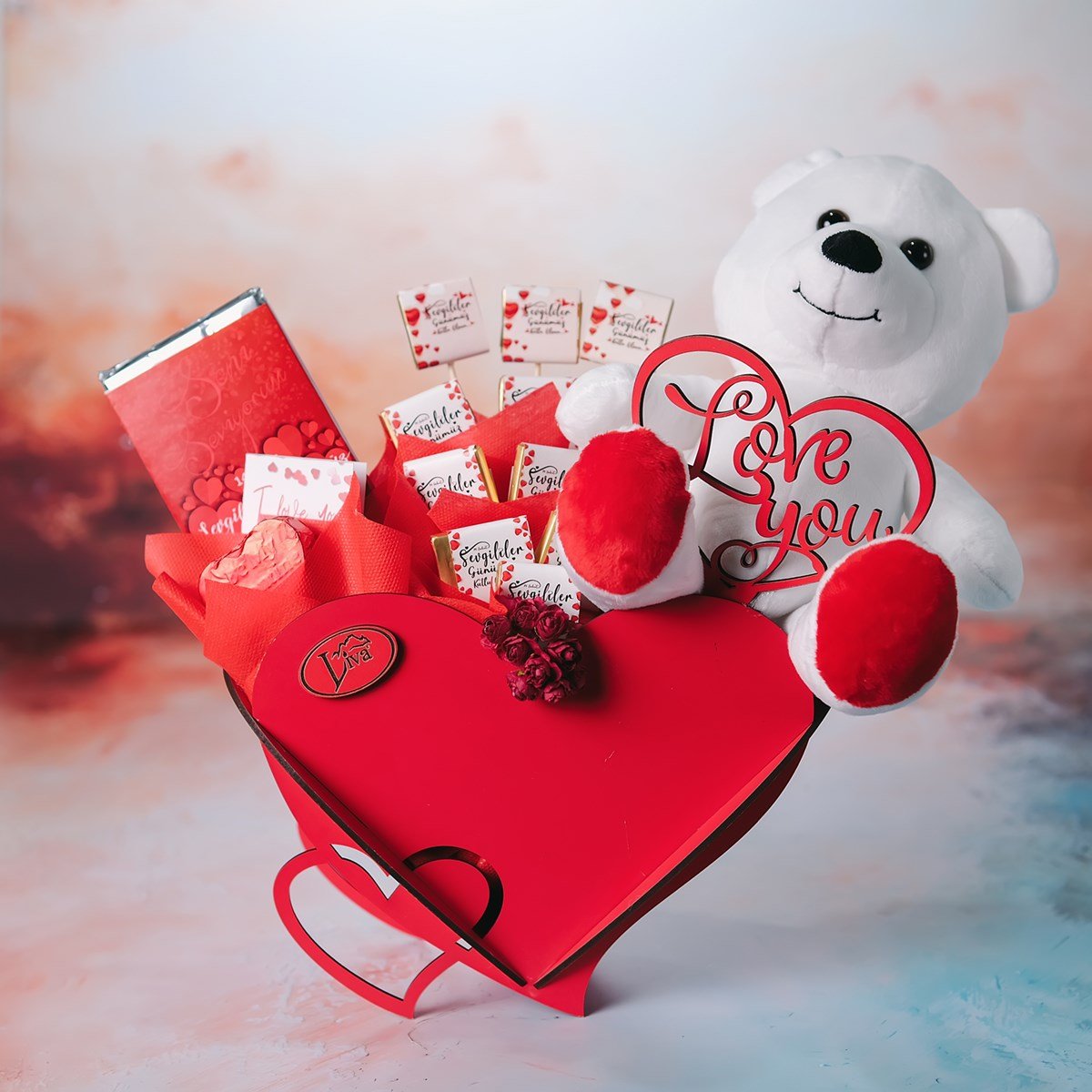 Ayıcıklı Ahşap Kalpli Tablet ve Napoliten Çikolata