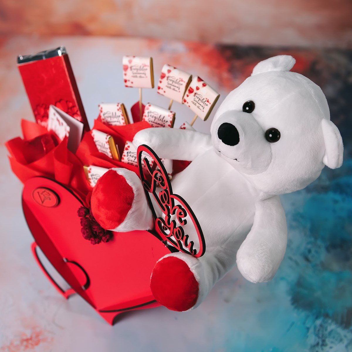 Ayıcıklı Ahşap Kalpli Tablet ve Napoliten Çikolata