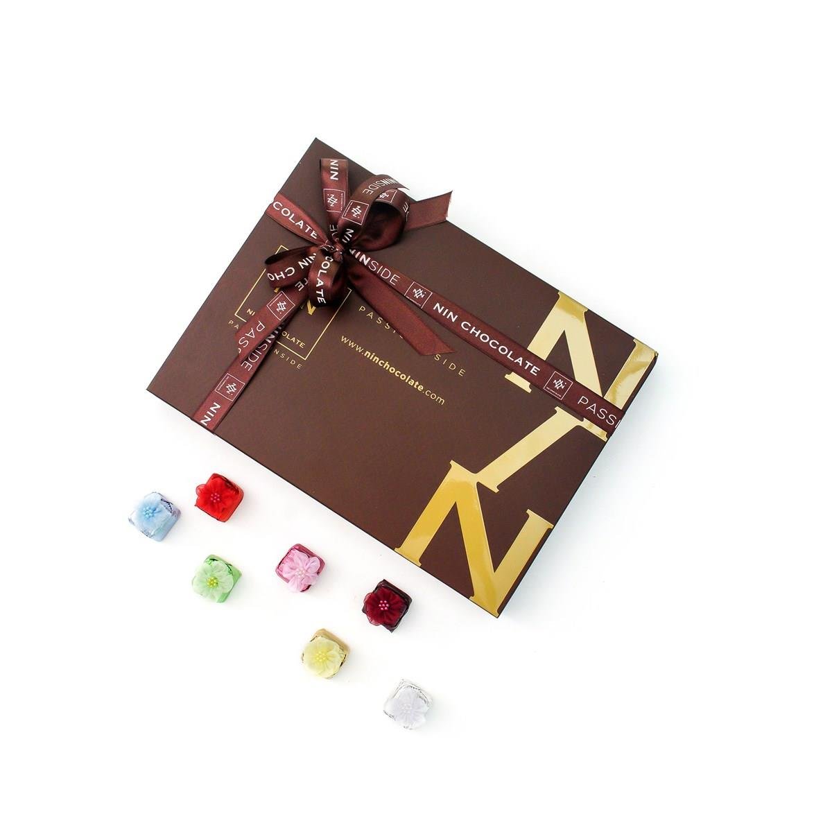 NIN ASKILI Çiçek Dekorlu Fındık Giandujalı Bütün Fındıklı Sütlü Special Çikolata 42'li Paket