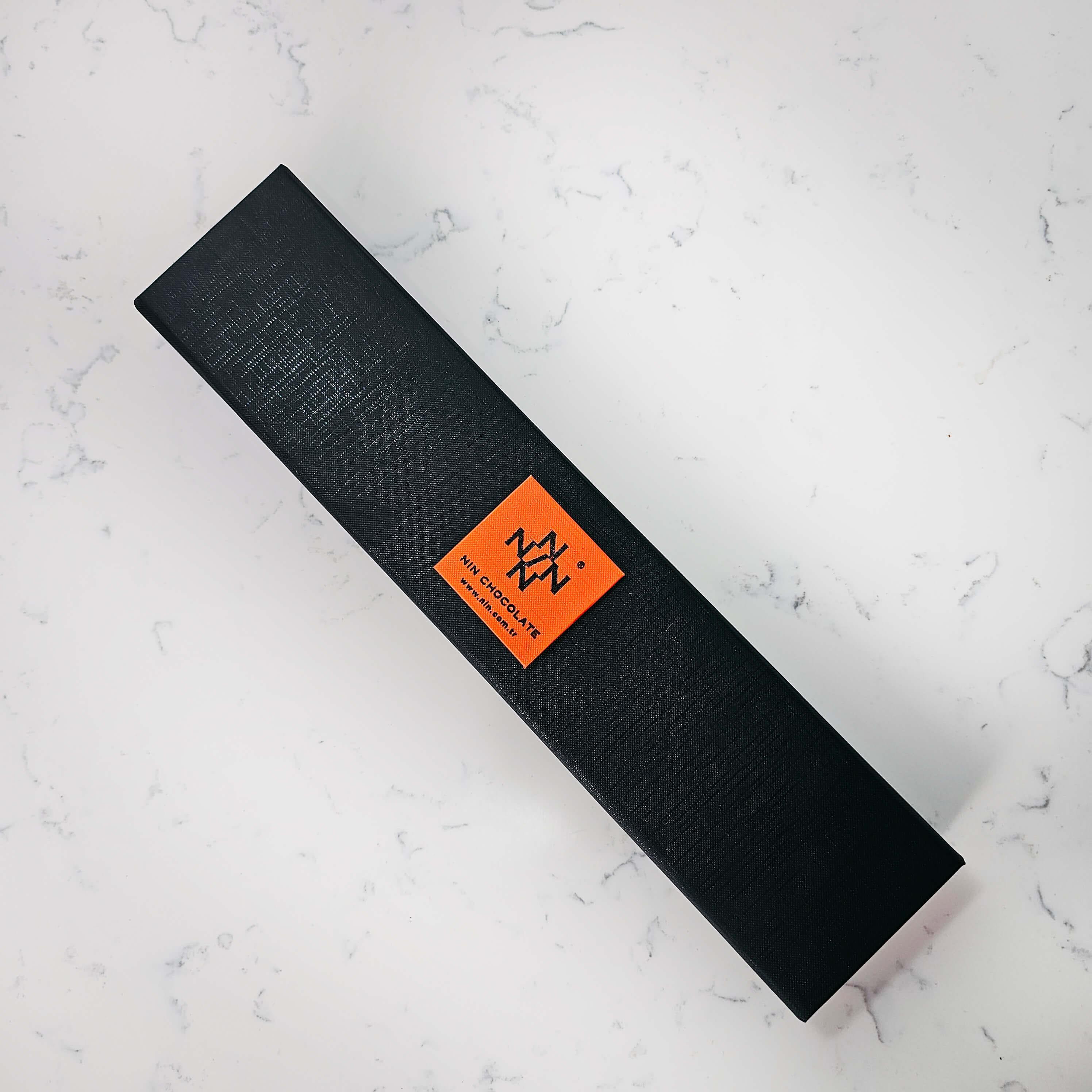 Nin Chocolate Özel Tasarım Lüks Kapaklı 20'li Çikolata Kutusu 