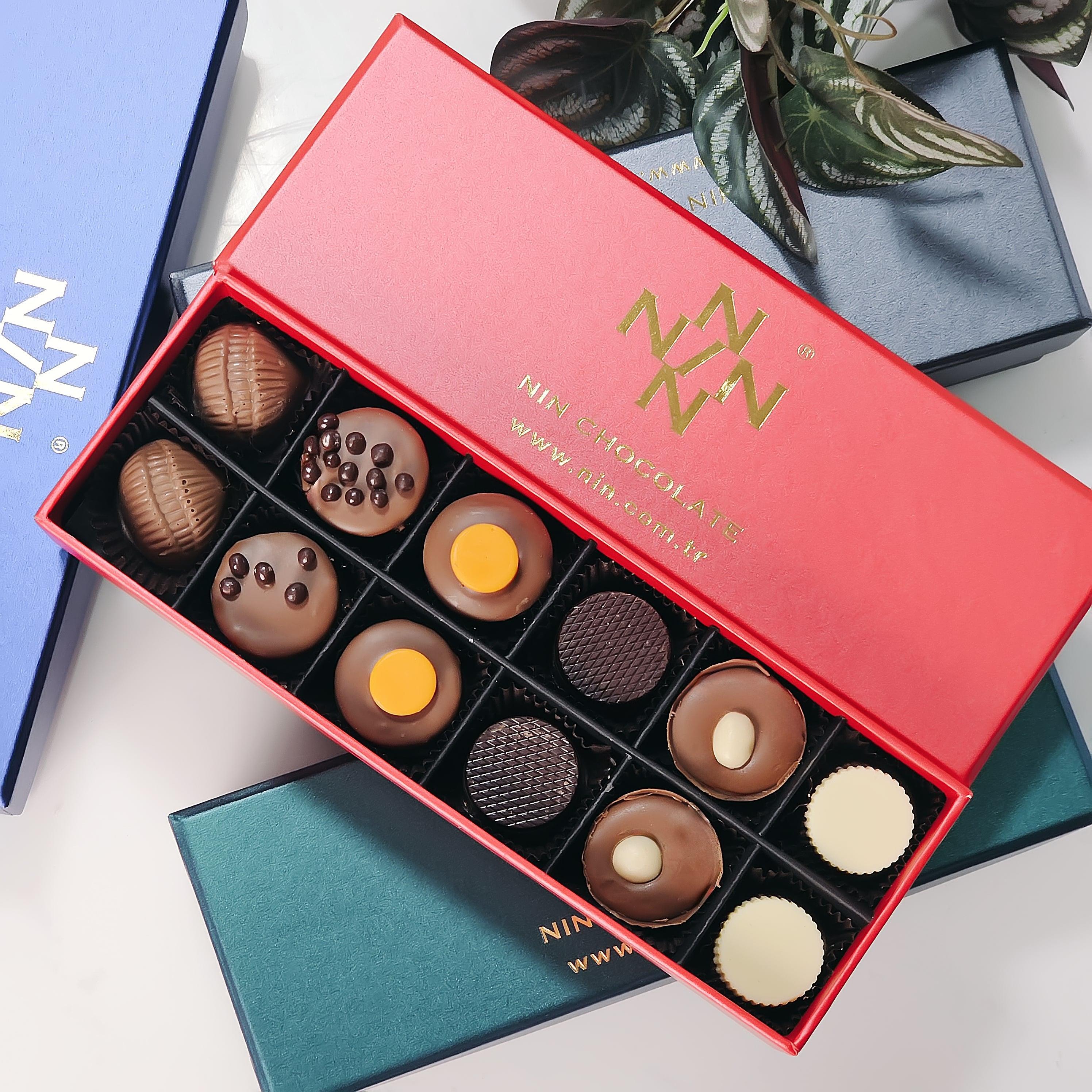 Nin Çikolata Kırmızı Kutu Spesiyal Çikolata 12 Adet