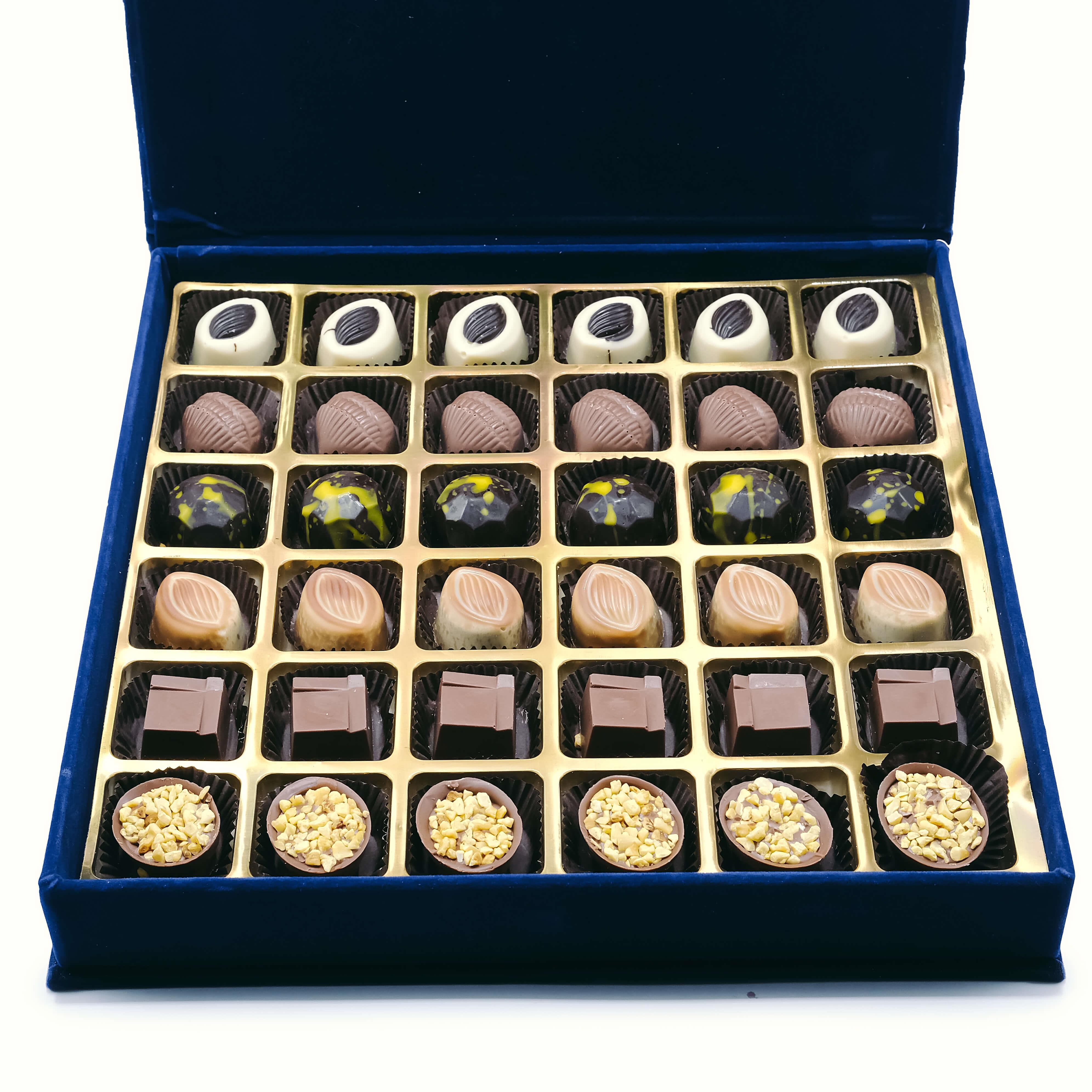 Nin Mavi Kadife Kutu Spesiyal Çikolata 36 Adet