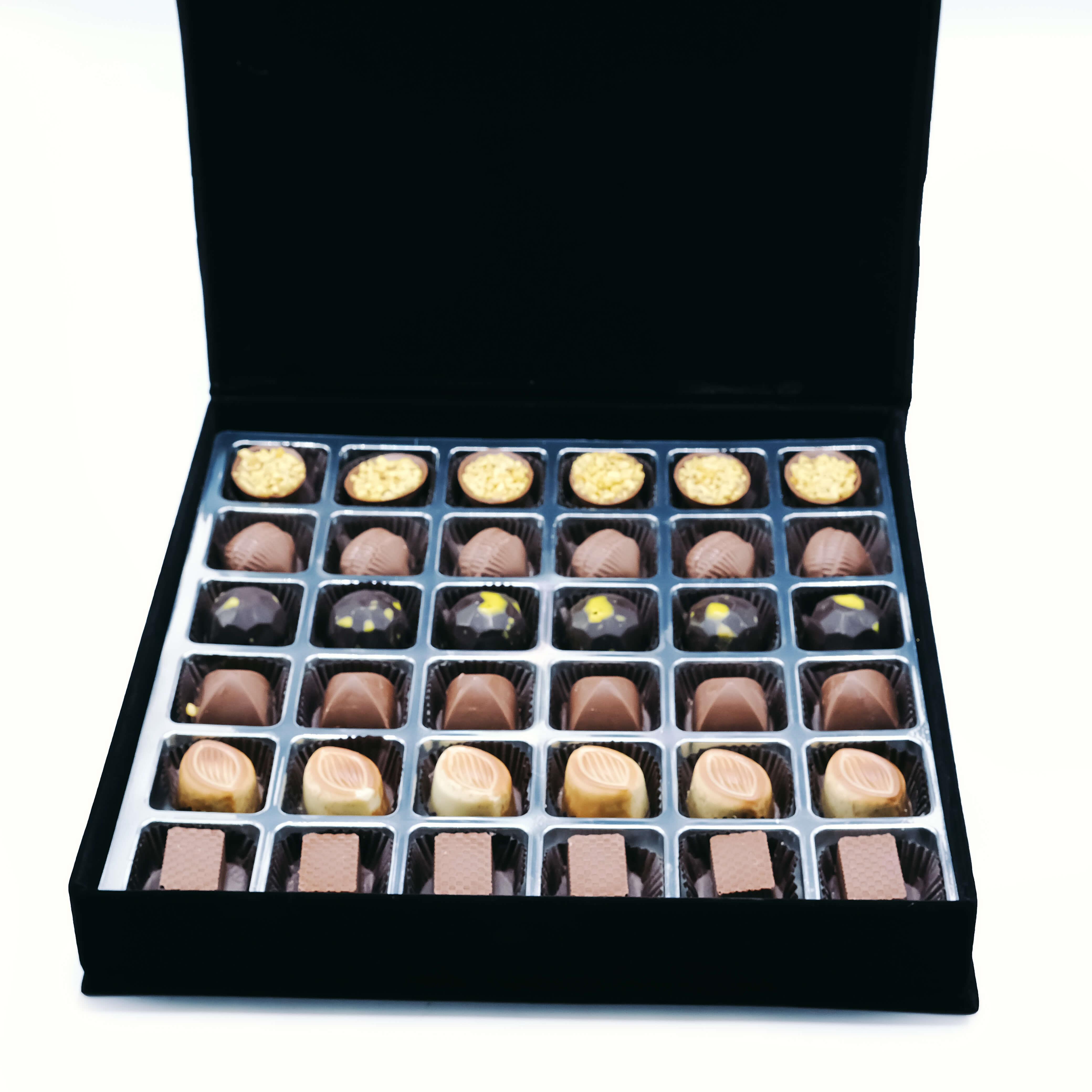 Nin Siyah Kadife Kutu Spesiyal Çikolata 36 Adet