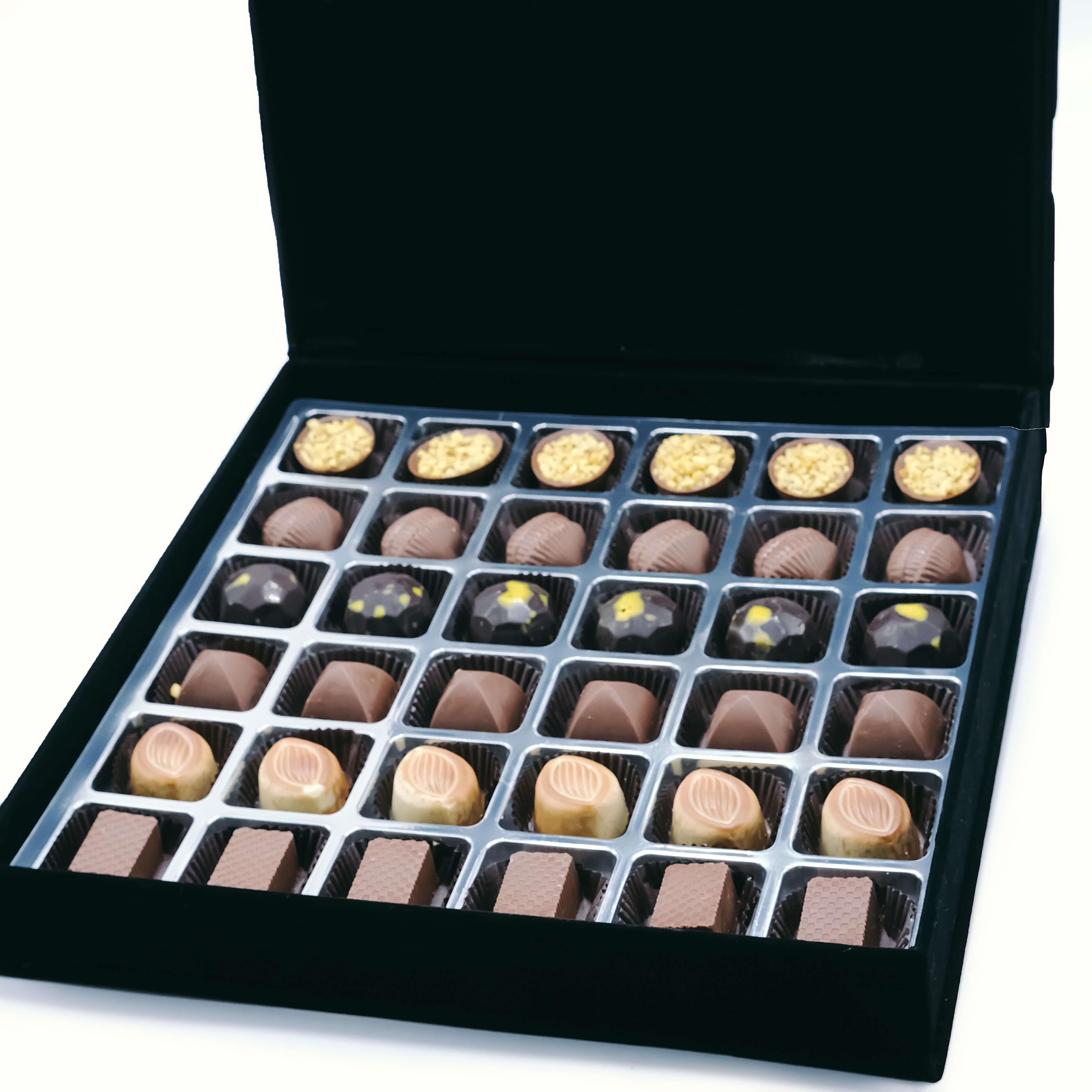 Nin Siyah Kadife Kutu Spesiyal Çikolata 36 Adet