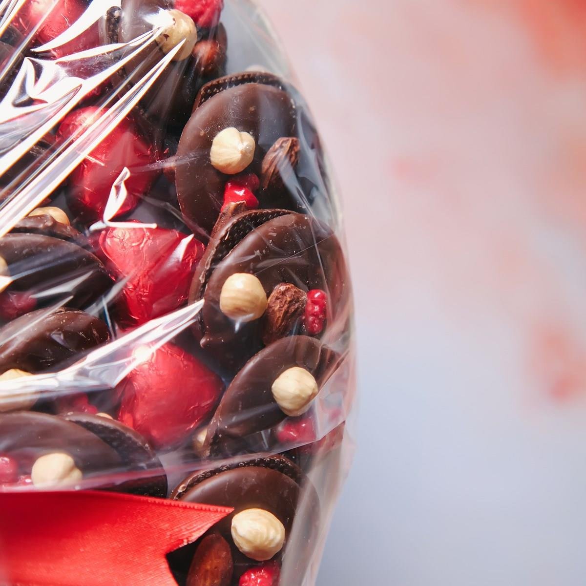 Sevgililer Günü Özel Kuruyemişli ve Kalp Çikolata Yuvarlak Kutu