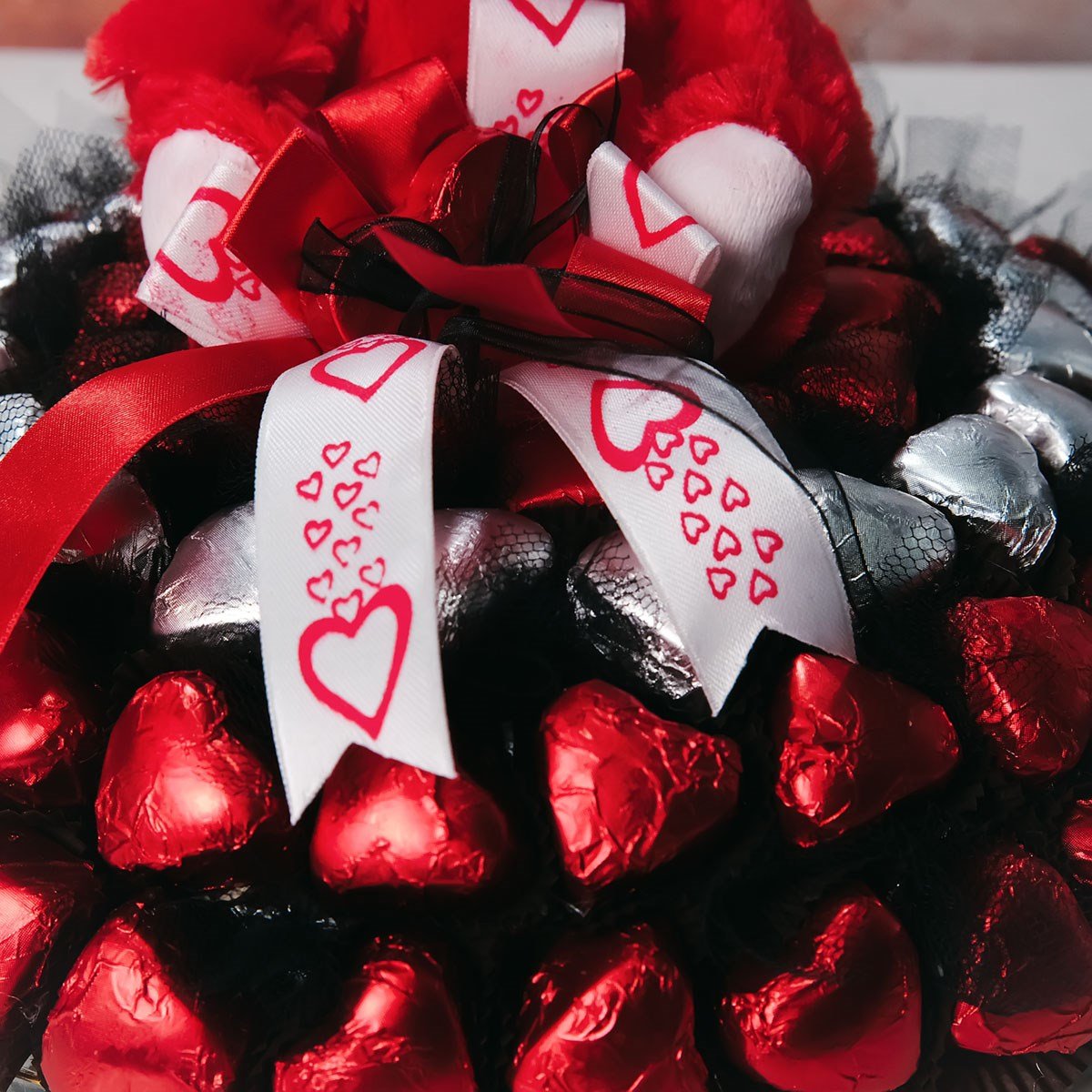 Sevgilime Kalp Kalbe Yaldızlı Çikolata Tepsisi Kırmızı Ayıcıklı